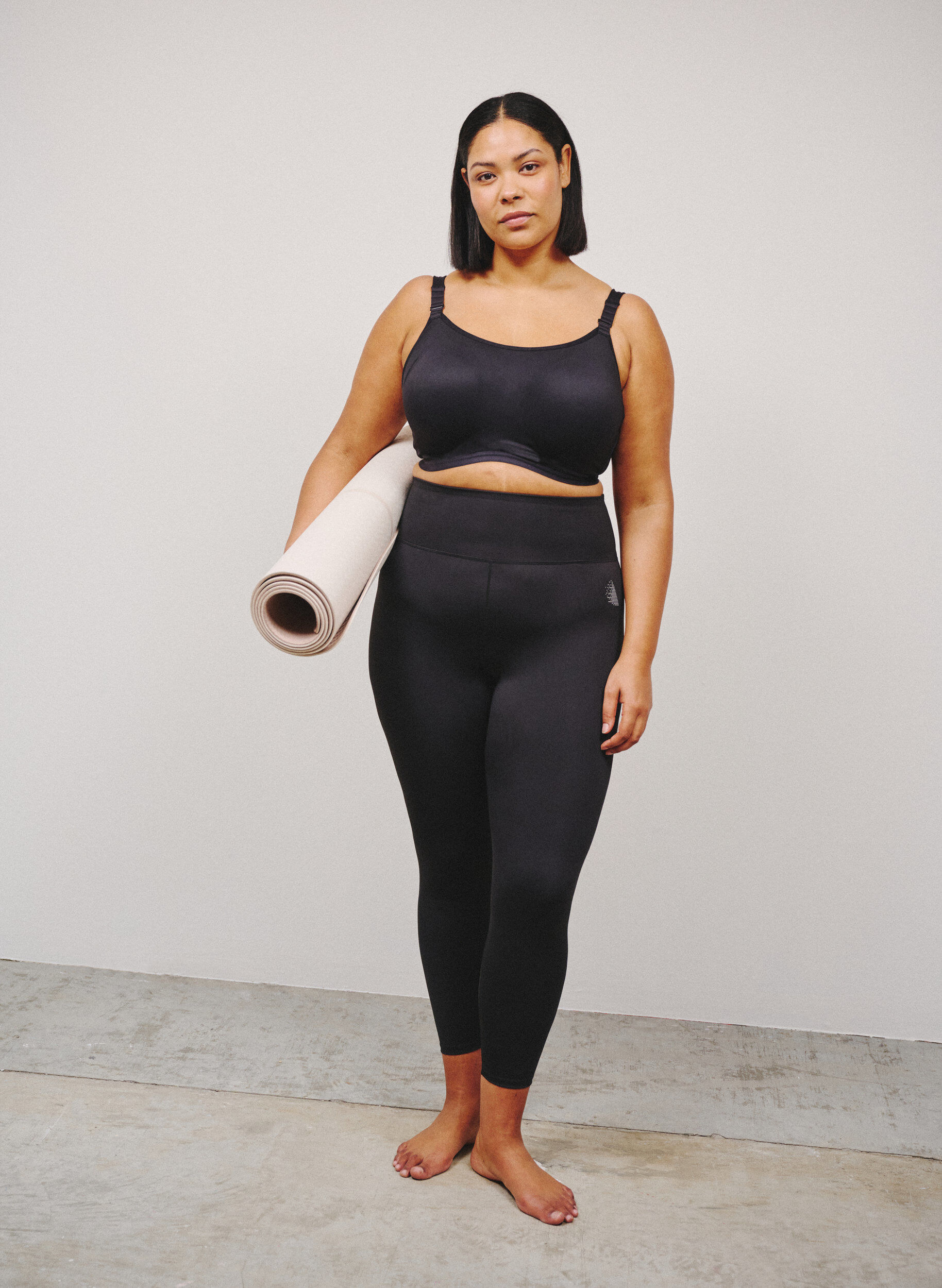 ZizziTr&auml;ningstights med h&ouml;g midja och ficka i linningen, Svart, Image image number 0