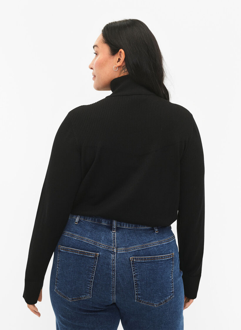 Pullover i viskos med hög hals och dragkedja, Black, Model image number 1