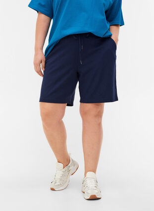 Enfärgade shorts med fickor, Navy Blazer, Model image number 2