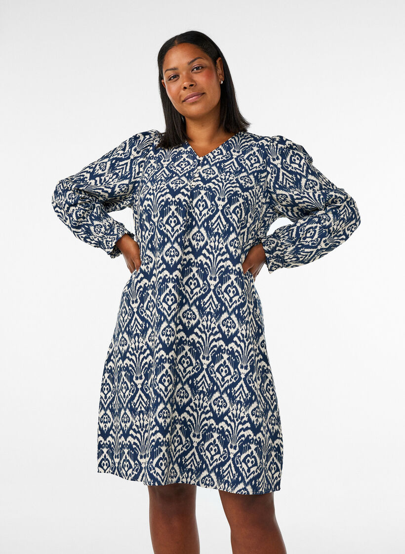 M&ouml;nstrad kl&auml;nning i viskos med l&aring;nga &auml;rmar, Bl&aring;, Model image number 0
