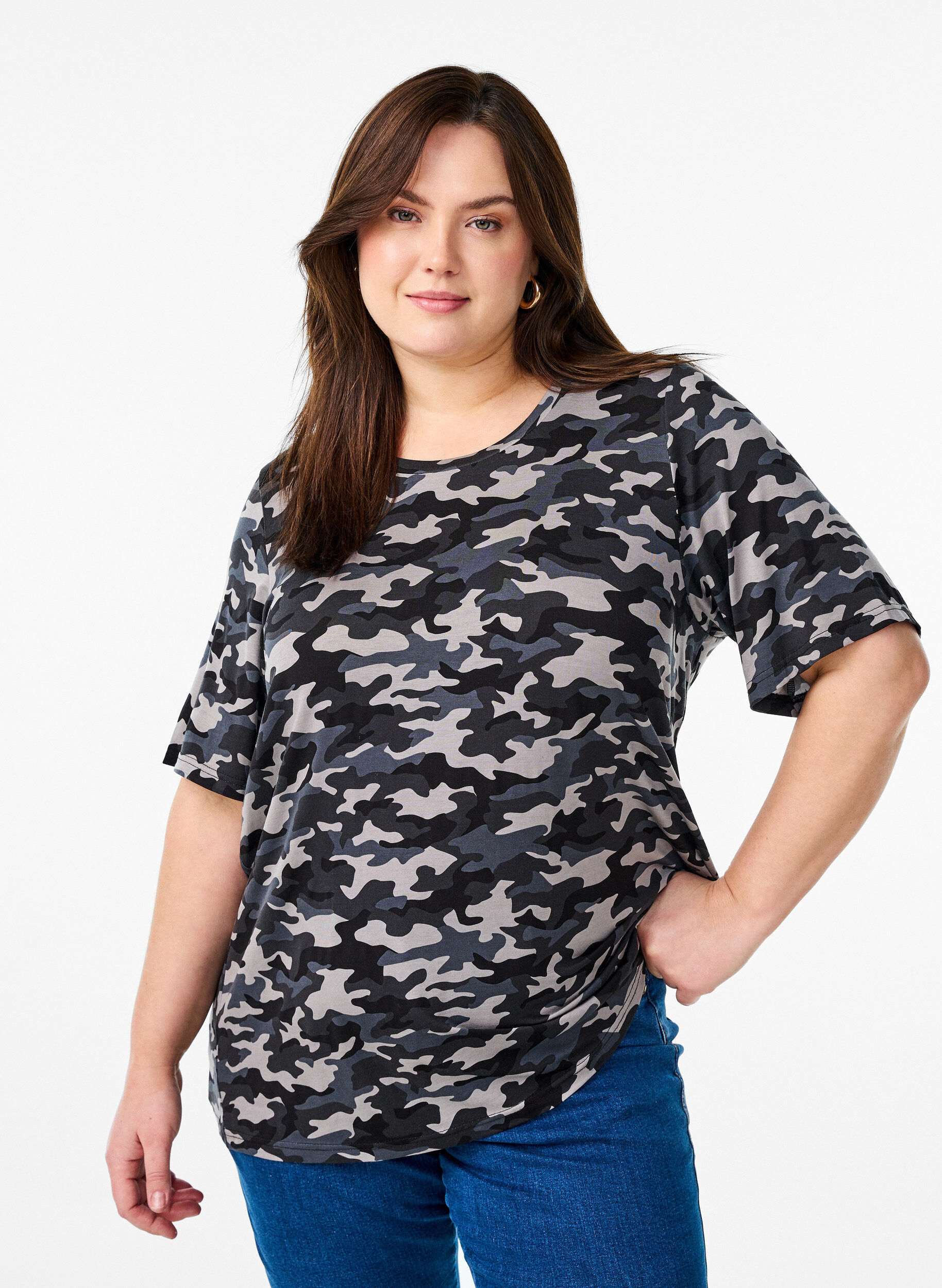 ZizziT-shirt med TENCEL&trade; Lyocell och kamouflagem&ouml;nster, , Model image number 0