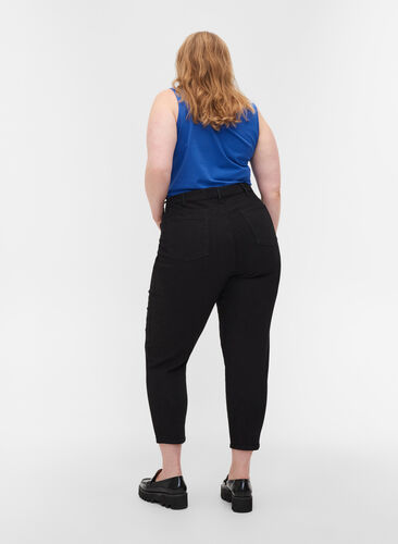 Croppade Millie jeans med mom fit, Black, Model image number 1