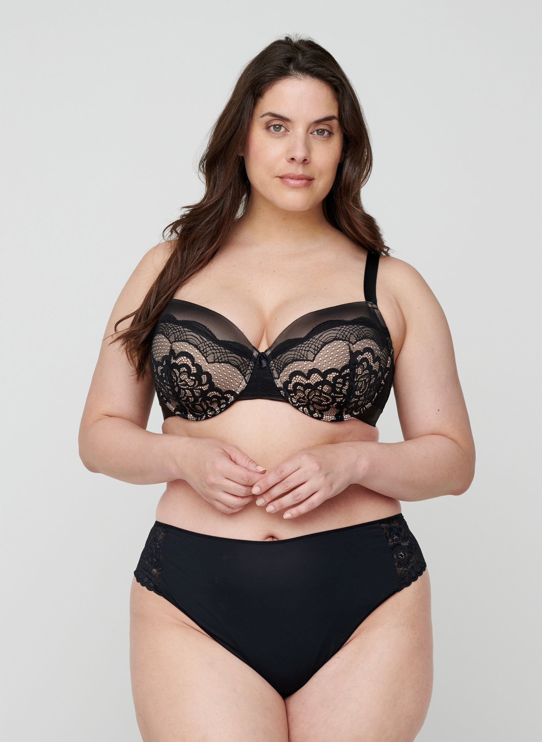 Zizzi 3-pack stringtrosor med spets, Svart, Model image number 0