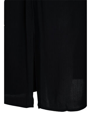 Kjol i viskos och midilängd med slits, Black, Packshot image number 3