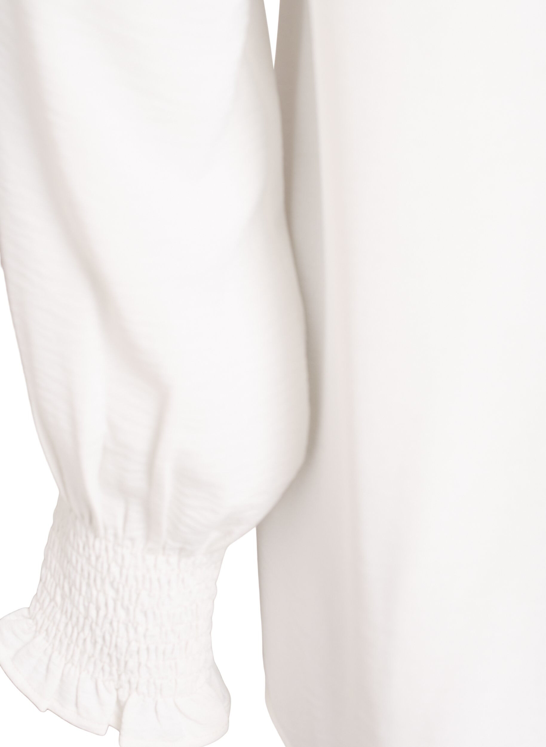 Zizzi Blus med smockade manschetter och v-ringning, Vanilla, Packshot image number 3