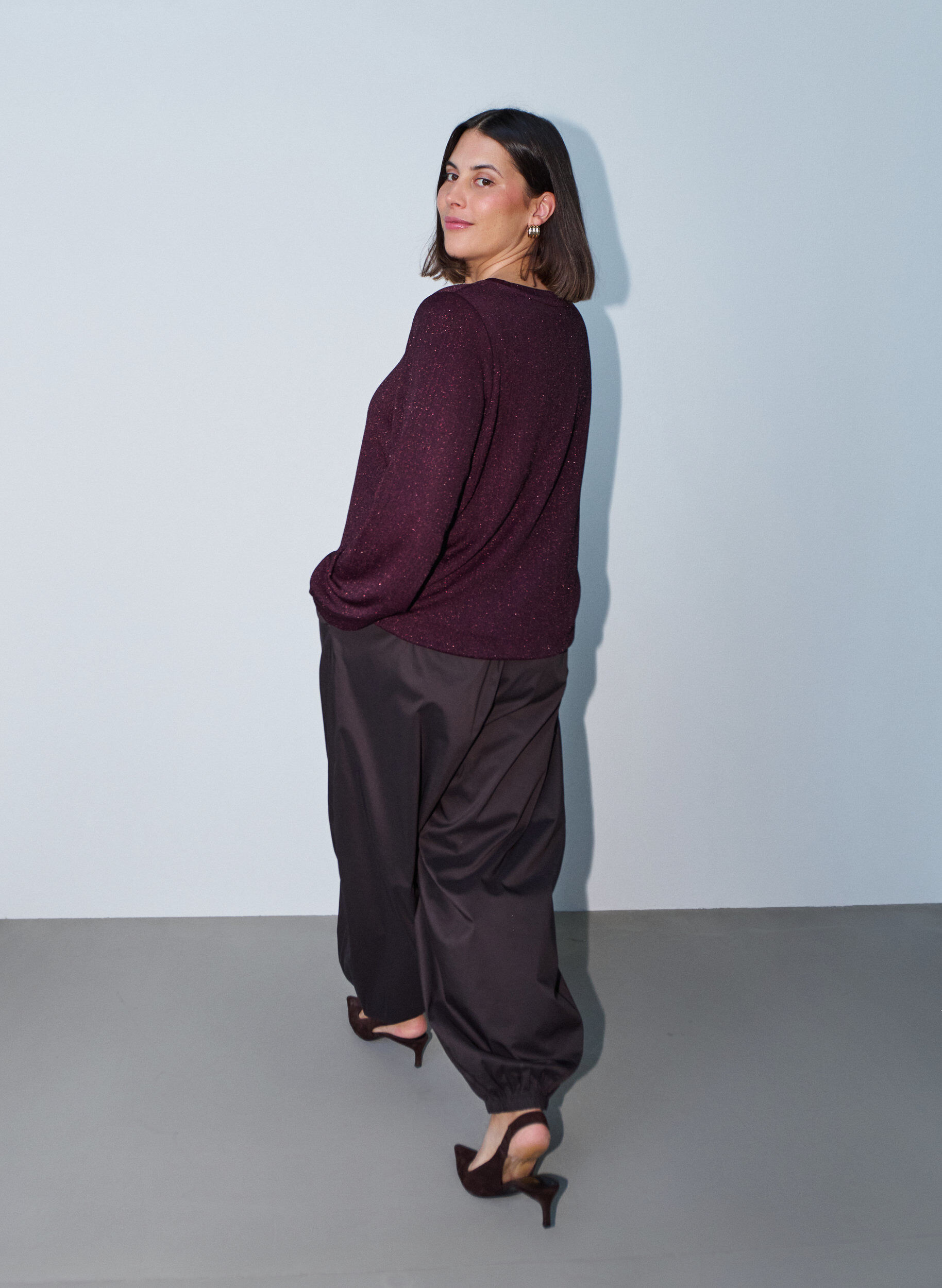 ZizziBlus med vertikal struktur och glittertr&aring;d, R&ouml;d, Model image number 2