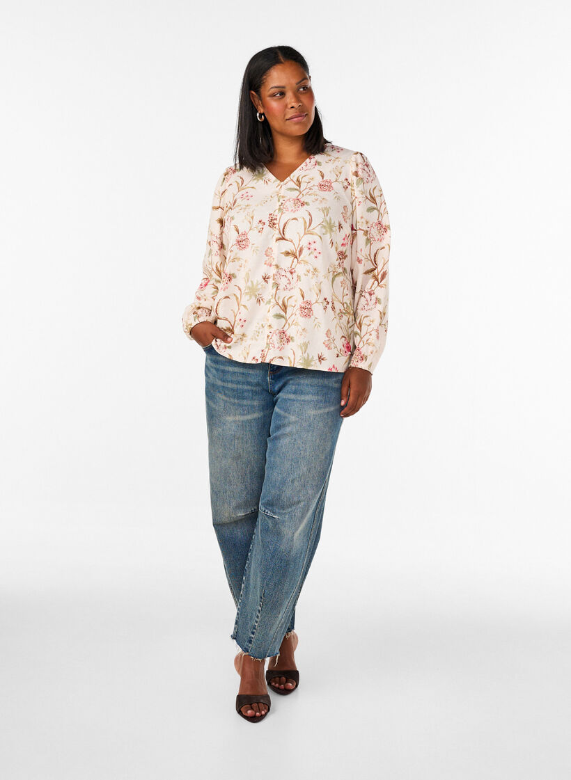 Blommig blus i linne och viskos med l&aring;nga &auml;rmar, Vanilla, Model image number 1