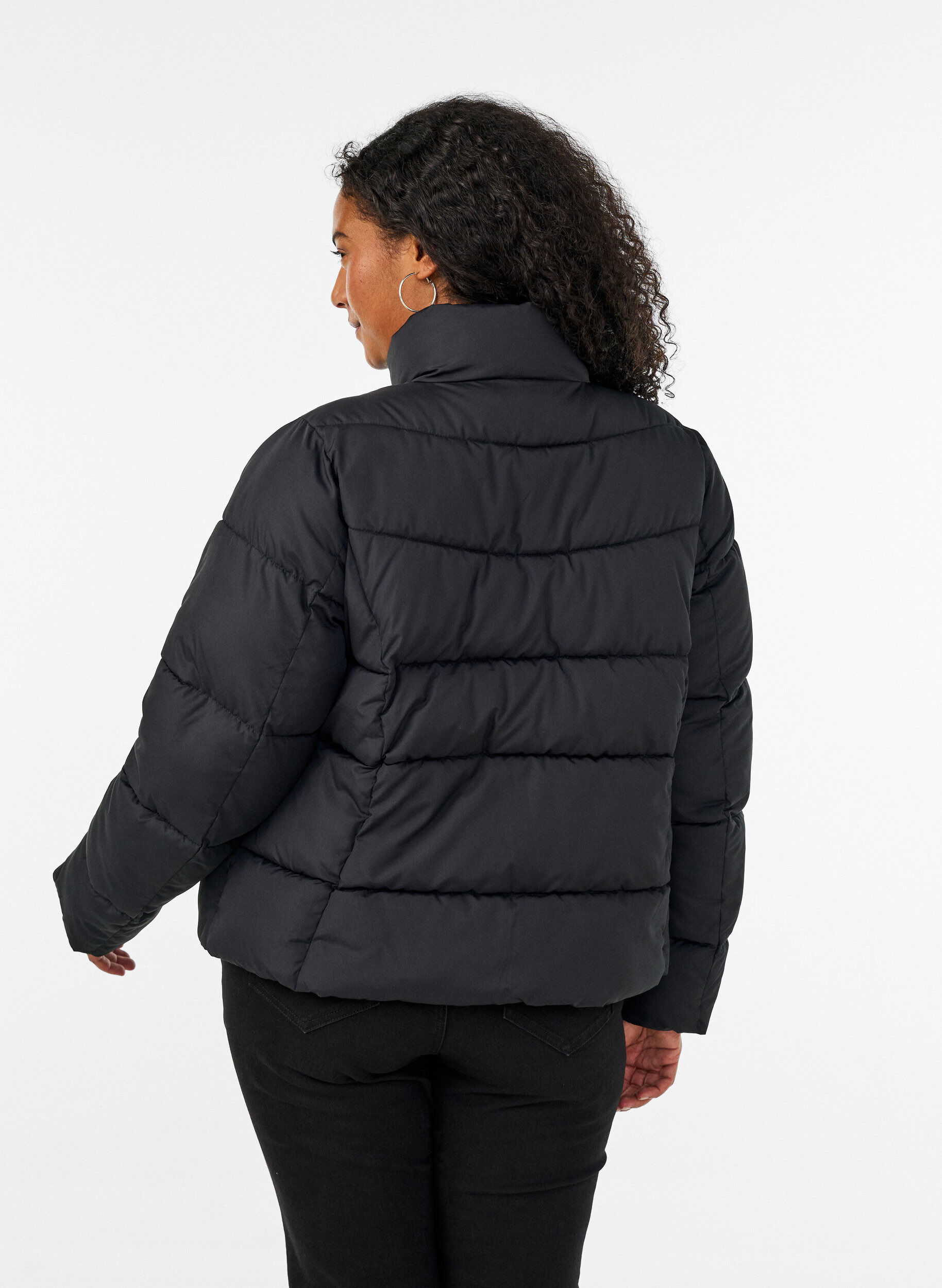 ZizziKort pufferjacka med h&ouml;g krage, Svart, Model image number 2