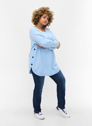 Stickad tröja med knappdetaljer, Chambray Blue Mel., Model image number 2