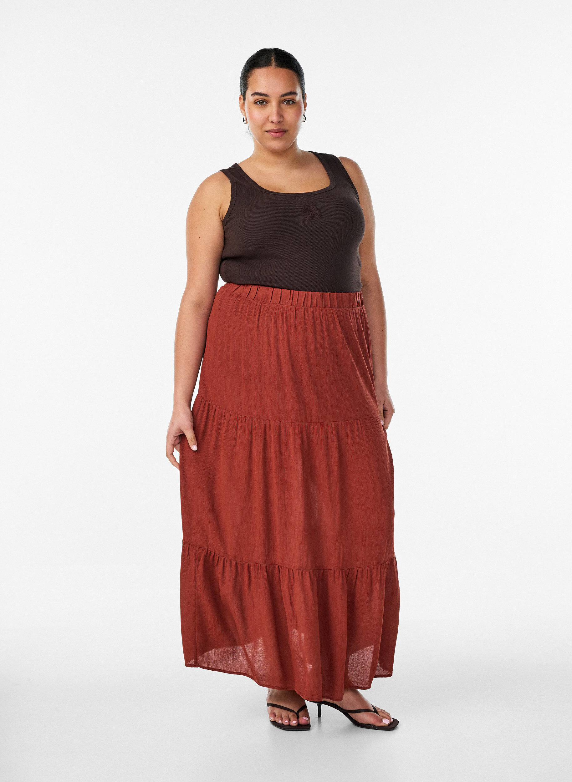 ZizziT&aring;tsittande topp med motiv, Brun, Model image number 1