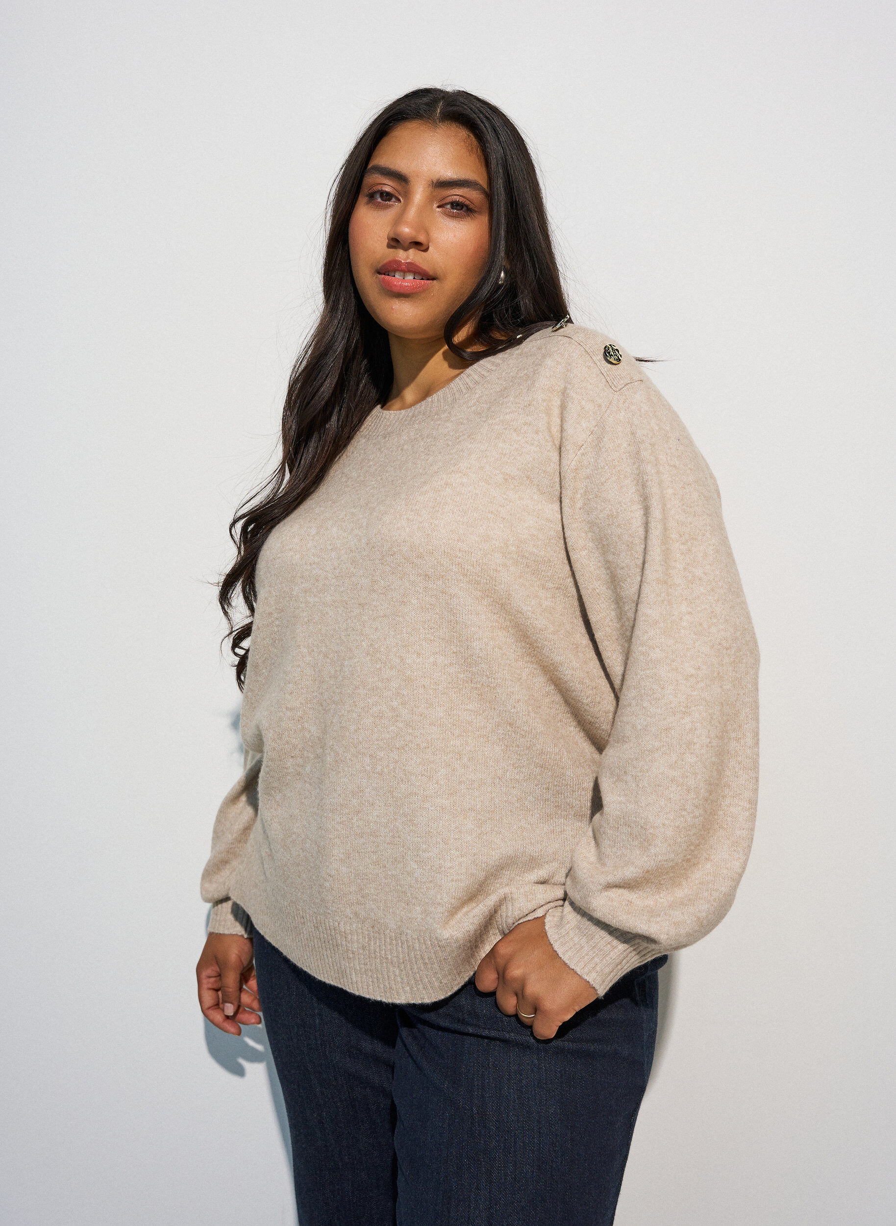 Stickad blus med knappdetalj, Beige, Model