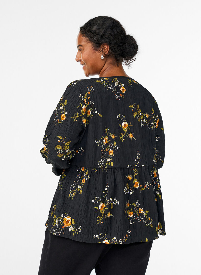 L&aring;ng&auml;rmad blus med blomm&ouml;nster, Svart, Model image number 2