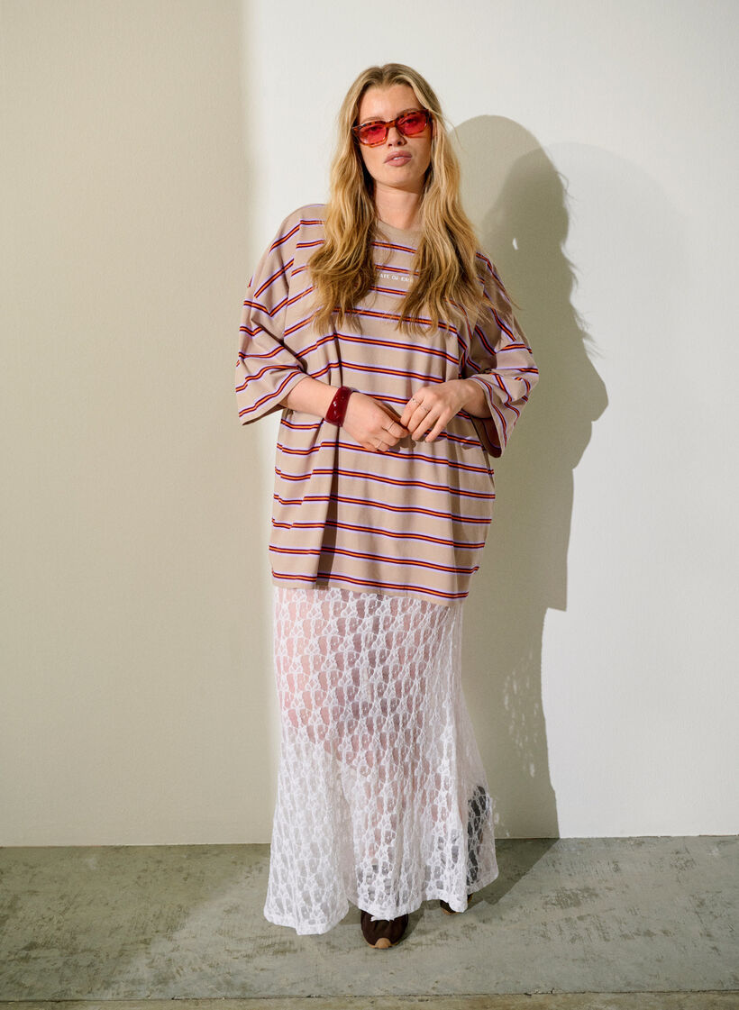 L&aring;ng genomskinlig kjol i spets, Vit, Image