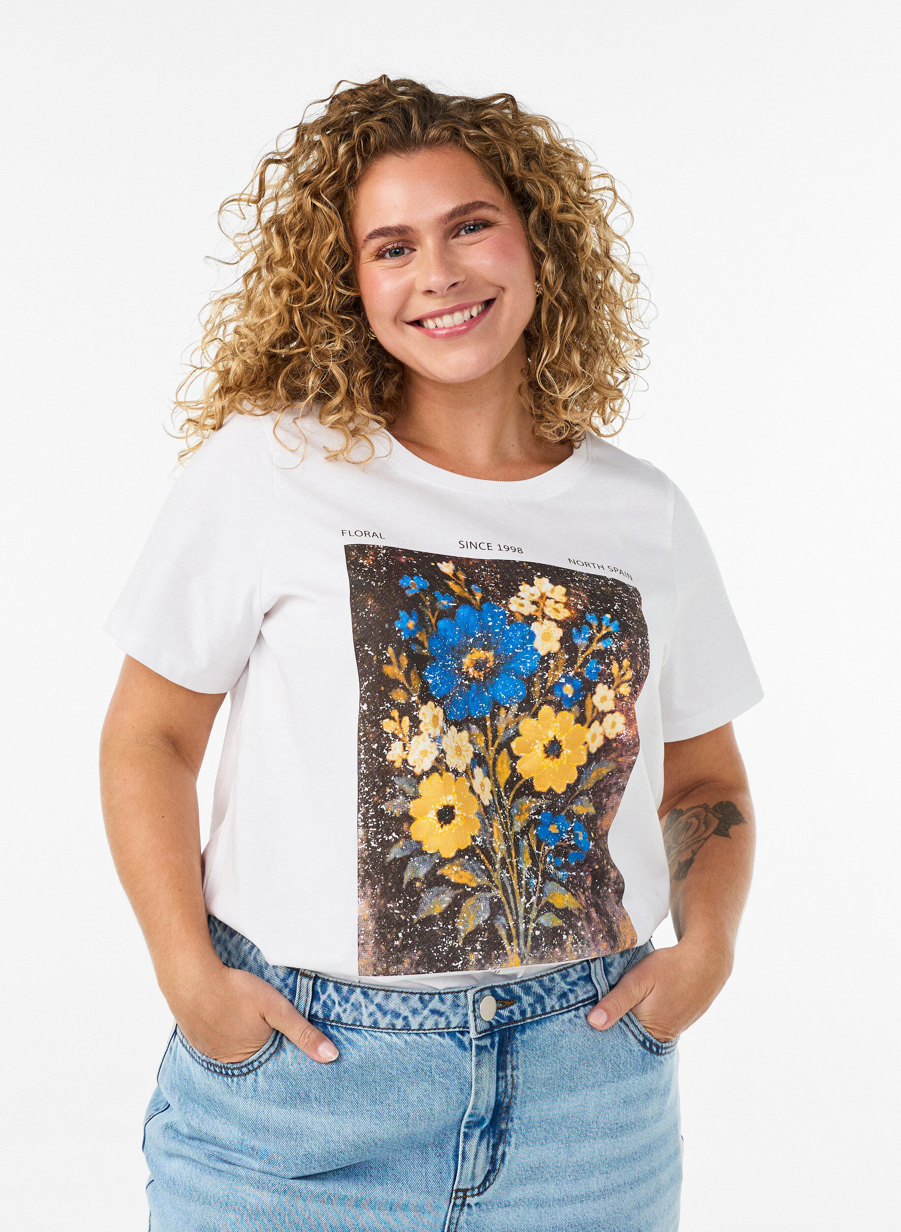 T-shirt i bomull med tryck framtill, Vit, Model