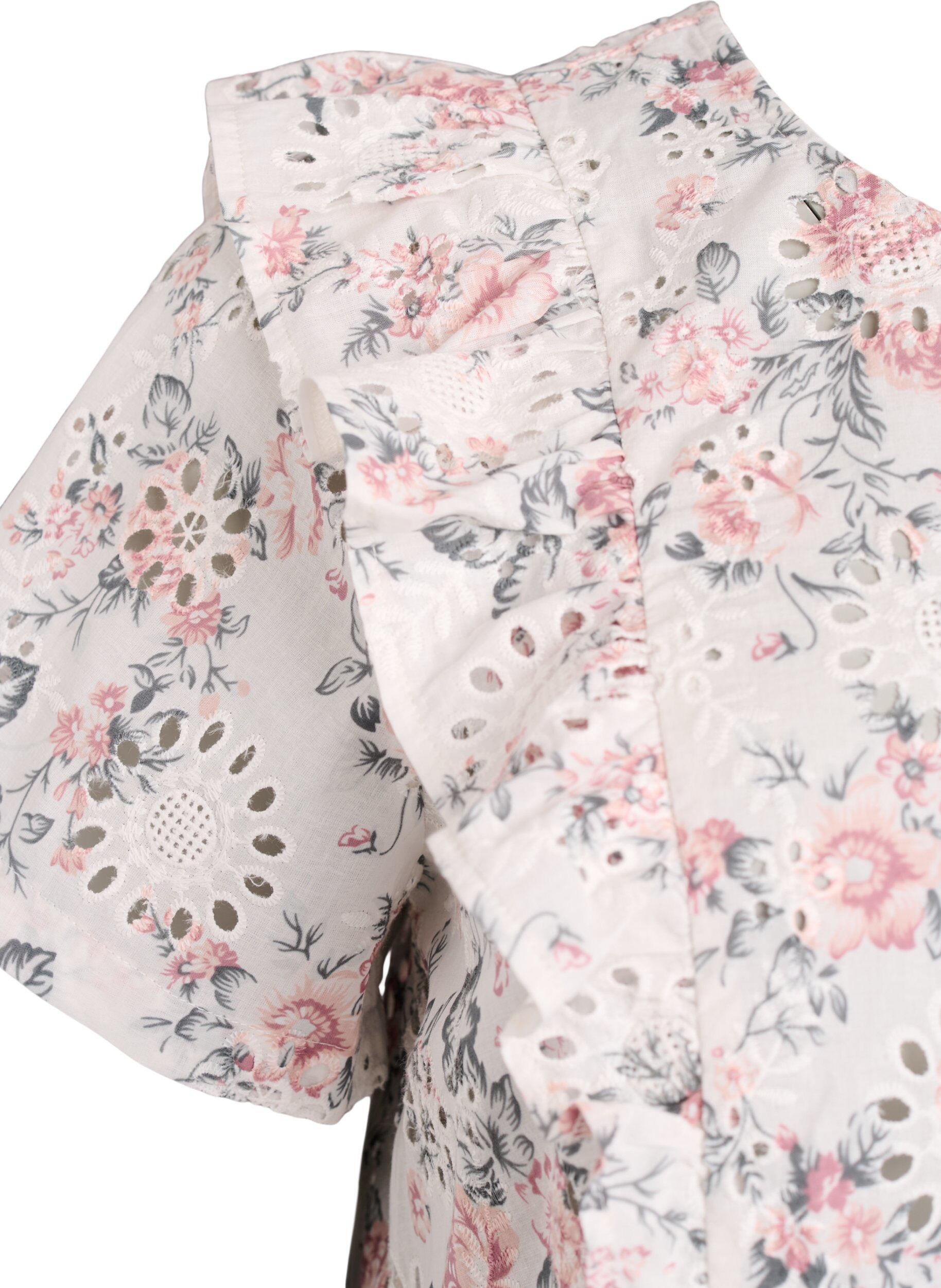 ZizziBlus i bomull med broderie anglaise och volanger, Rosa, Packshot image number 3
