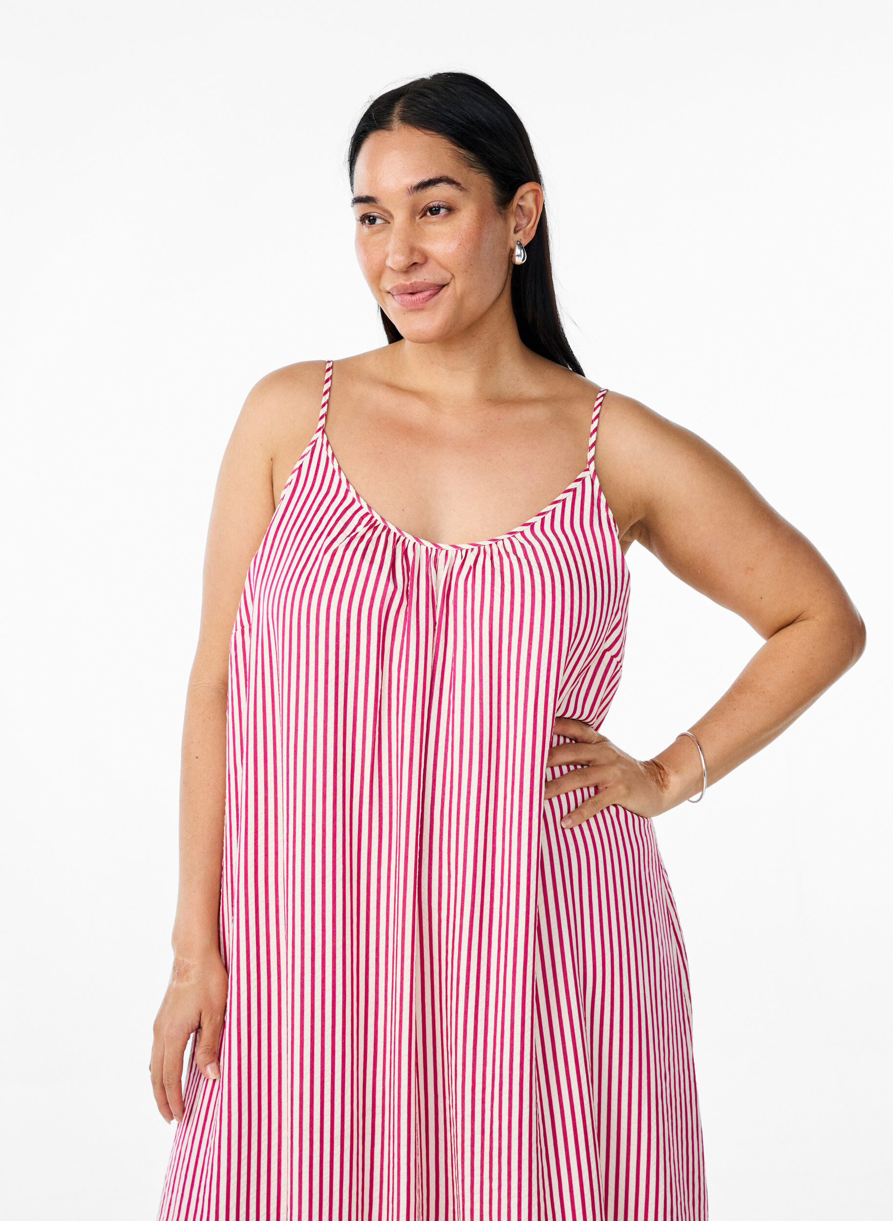 ZizziA-linjeformad sommarkl&auml;nning med r&auml;nder, Rosa, Model image number 2