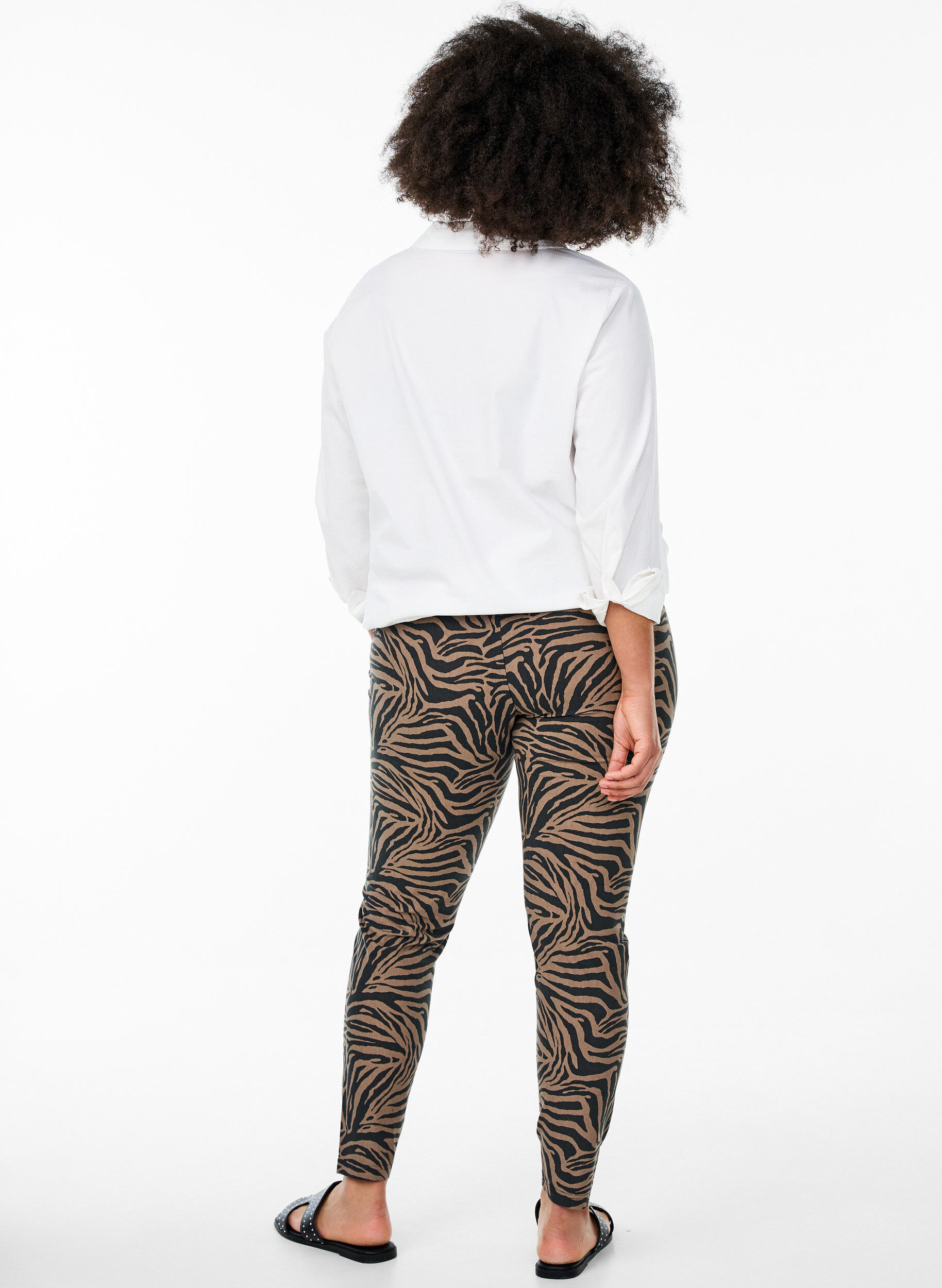 Zizzi Leggings i viskos med zebram&ouml;nster, Brun, Model image number 2