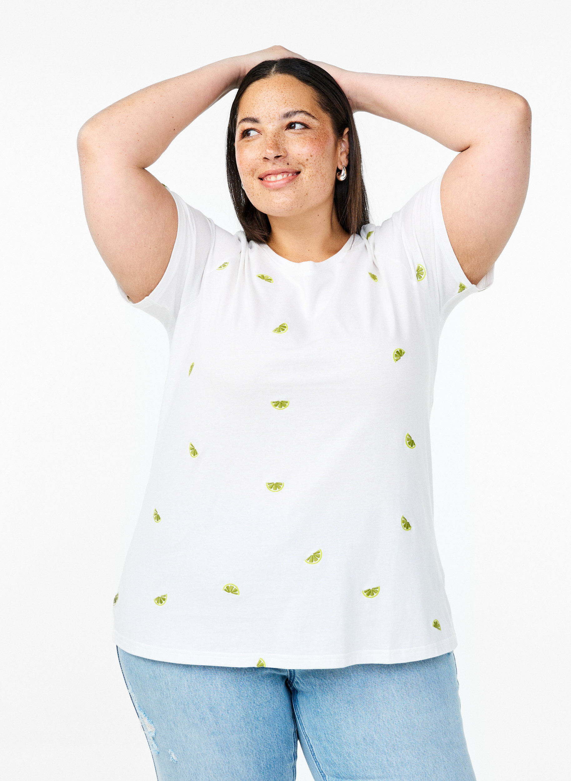 Zizzi T-shirt i ekologisk bomull med broderade motiv, Vit, Model image number 0