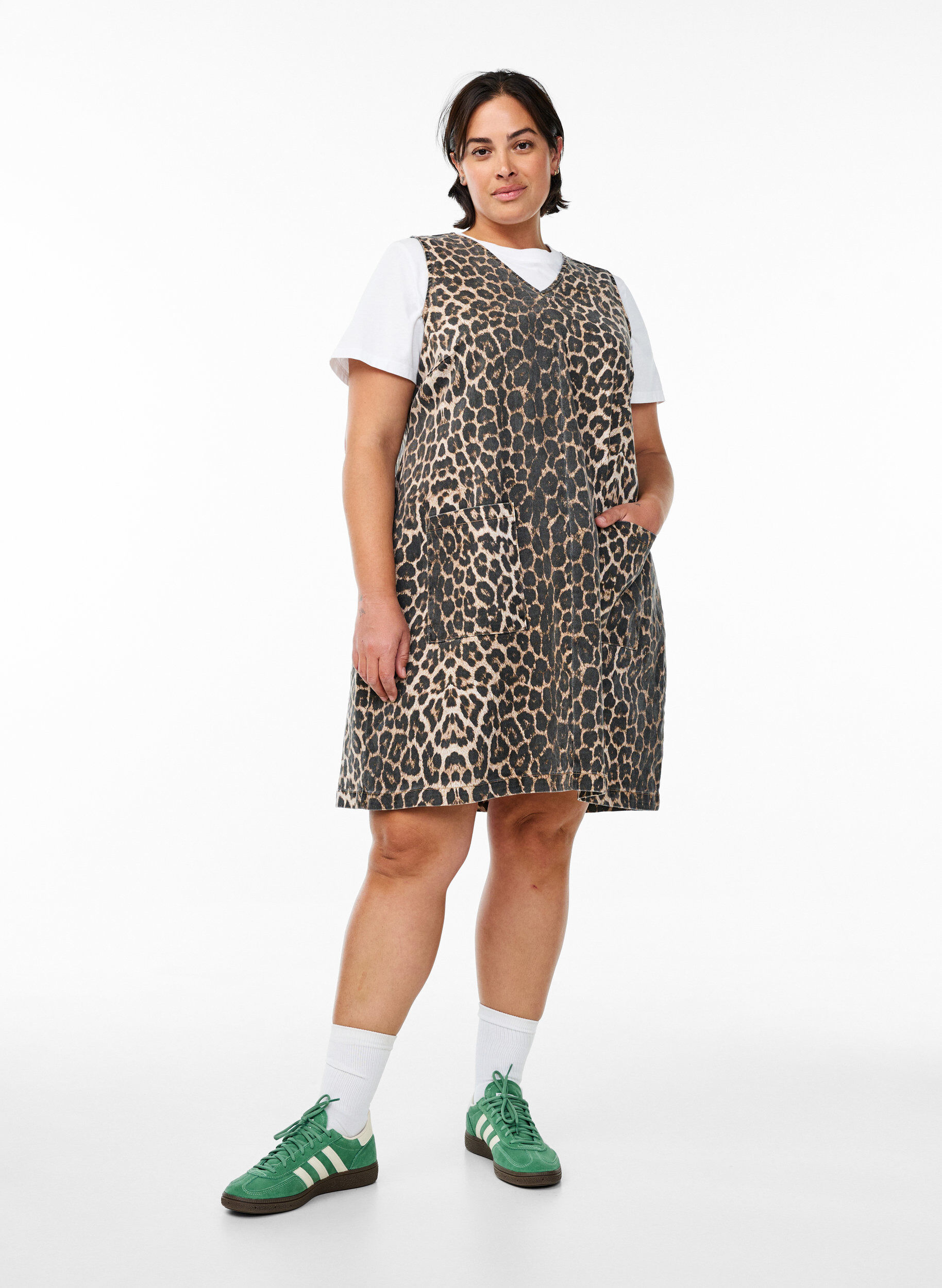 Zizzi &Auml;rml&ouml;s kl&auml;nning med fickor och leopardm&ouml;nster, Brun, Model image number 1