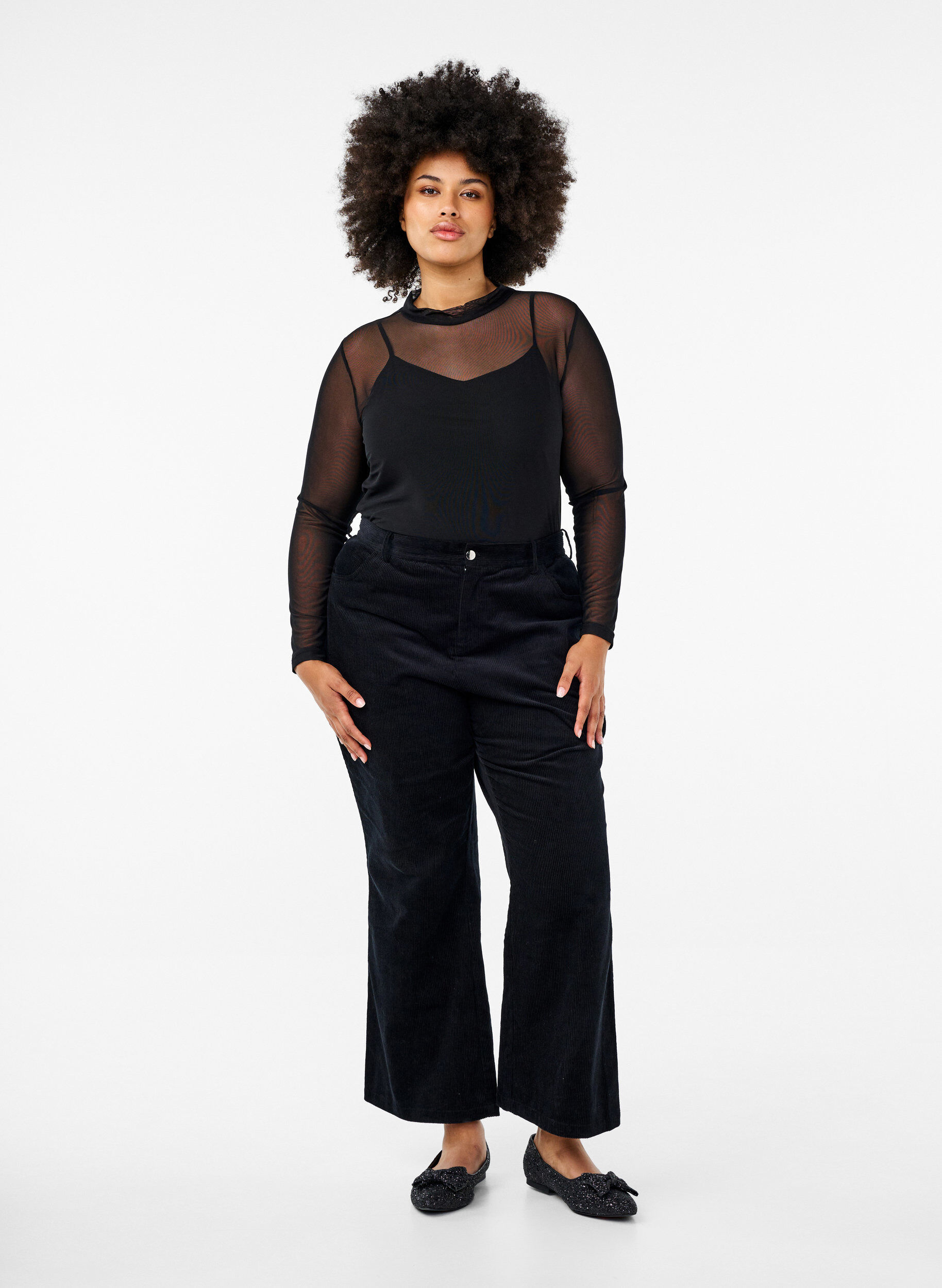 ZizziFigursydd blus i mesh med l&aring;nga &auml;rmar, Svart, Model image number 1