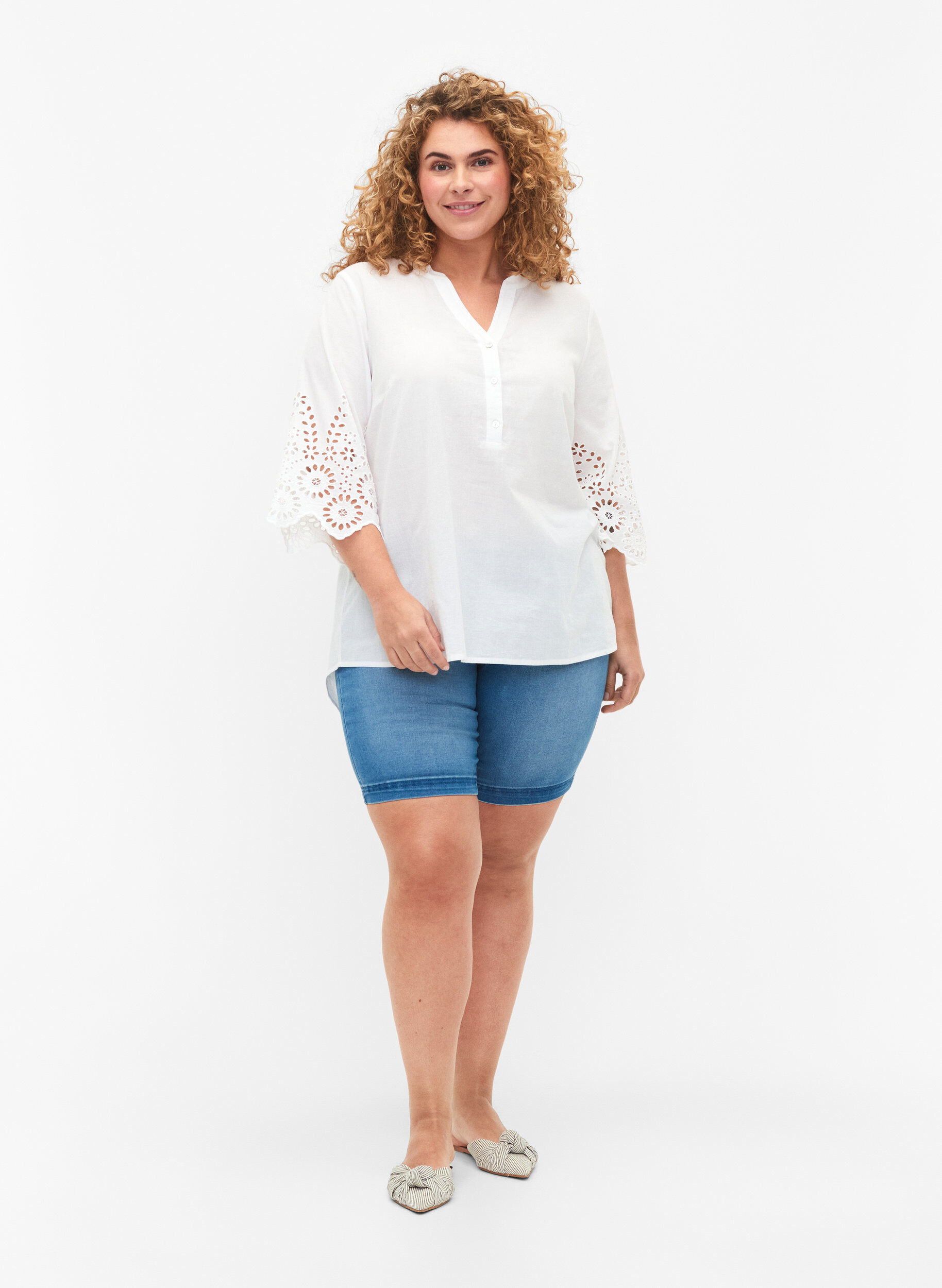 Zizzi Skjortblus med broderie anglaise och 3/4-&auml;rmar, Bright White, Model image number 2