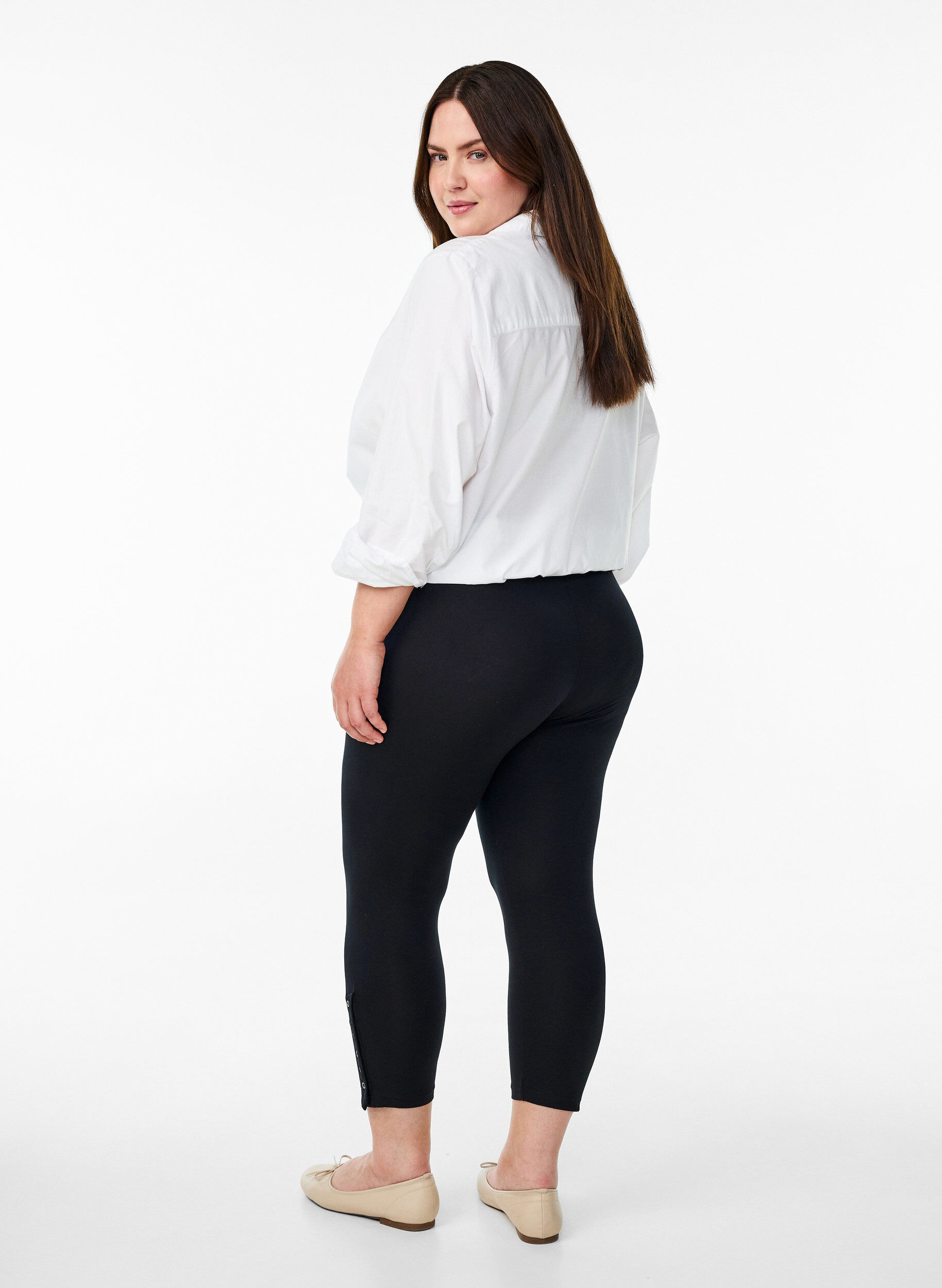 ZizziLeggings med 3/4-l&auml;ngd och knappar, Svart, Model image number 2