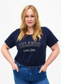 T-shirt i bomull med text, Navy B. Orlando, Model