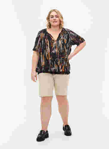 Figurnära shorts med bakfickor, Fog, Model image number 2