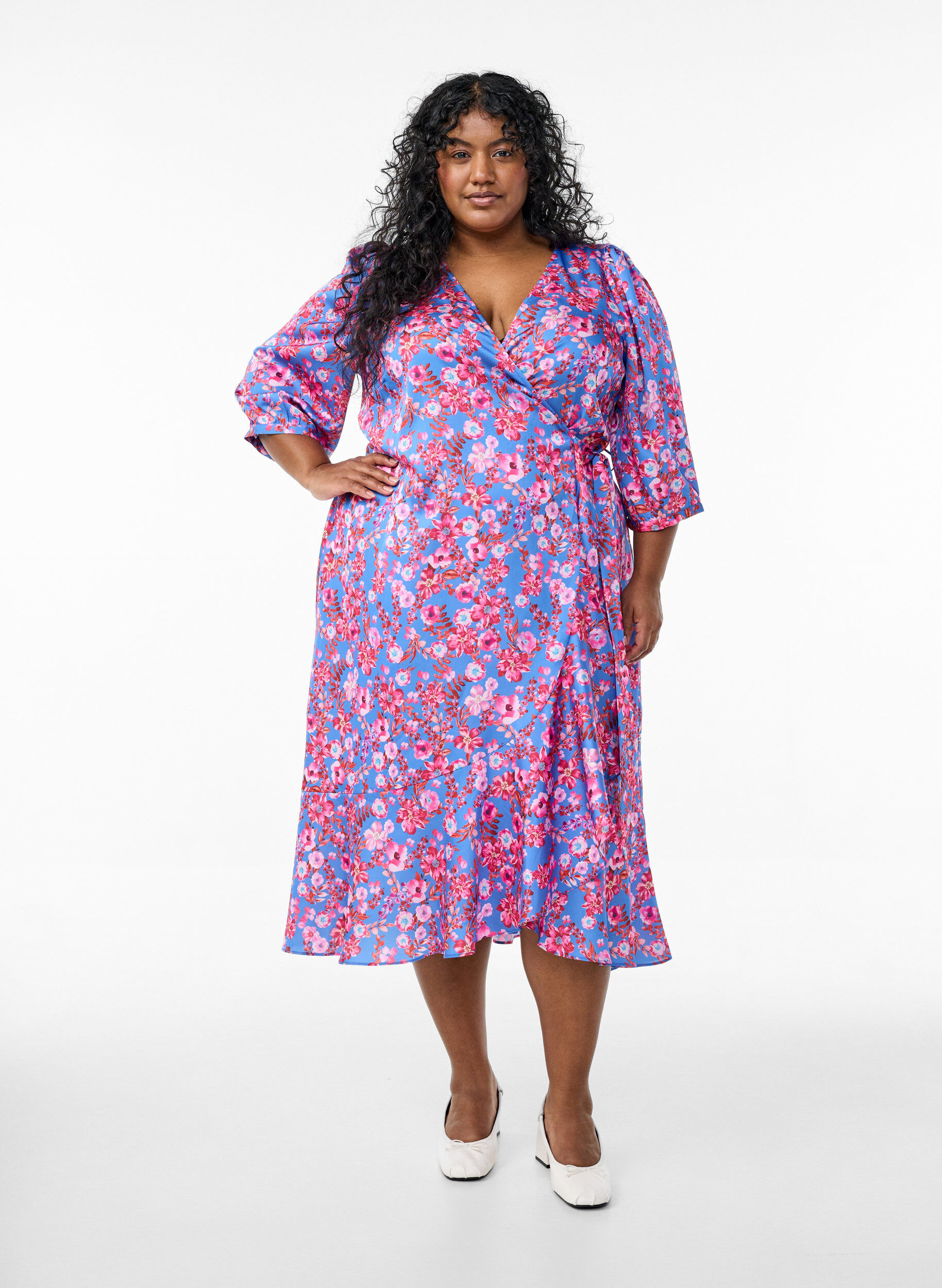 Zizzi Omlottkl&auml;nning med blomm&ouml;nster och 3/4-&auml;rmar, Bl&aring;, Model image number 0