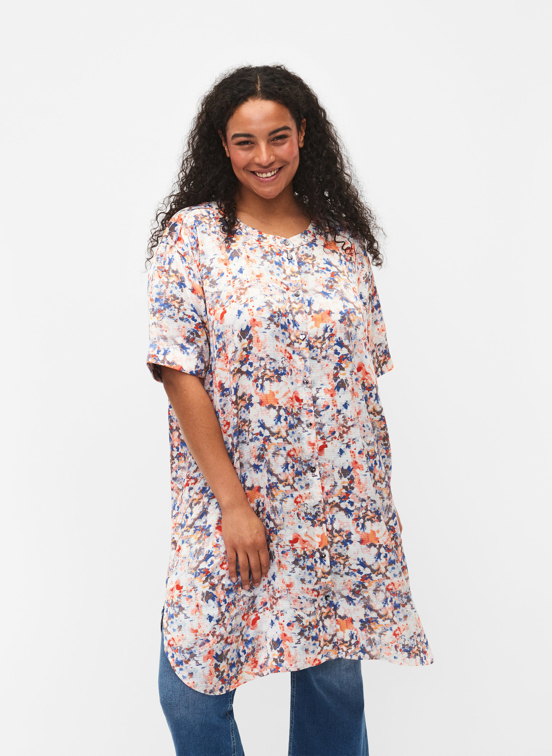 Zizzi Tryckt skjortkl&auml;nning med knapp&ouml;ppning, B.White graphic AOP, Model image number 0