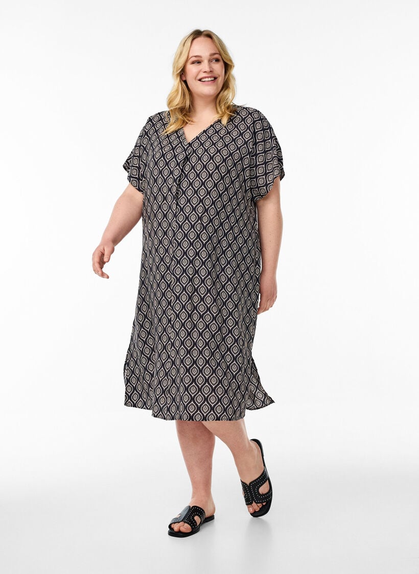 Kl&auml;nning med v-ringning i viskos, Bl&aring;, Model image number 1