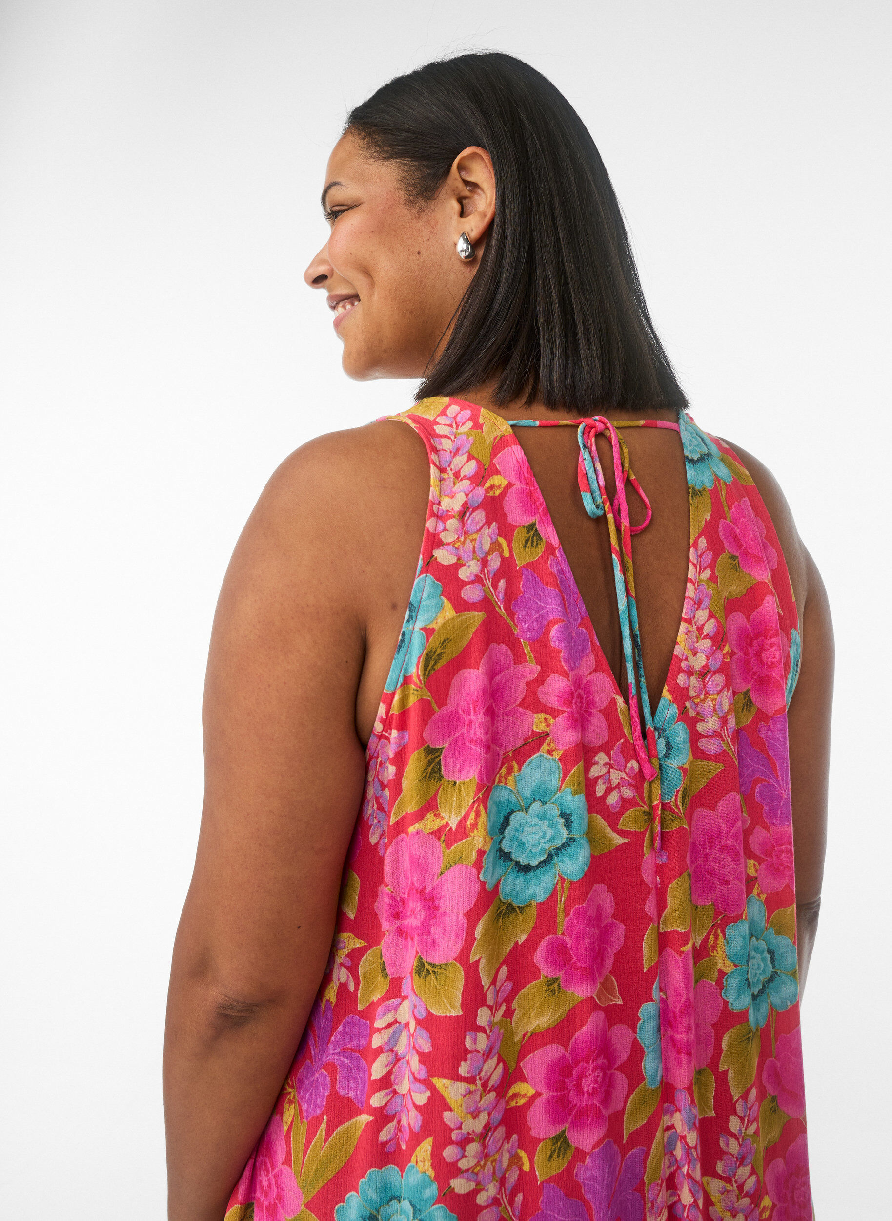 Zizzi &Auml;rml&ouml;s a-linjeformad maxikl&auml;nning med v-ringning, R&ouml;d, Model image number 2