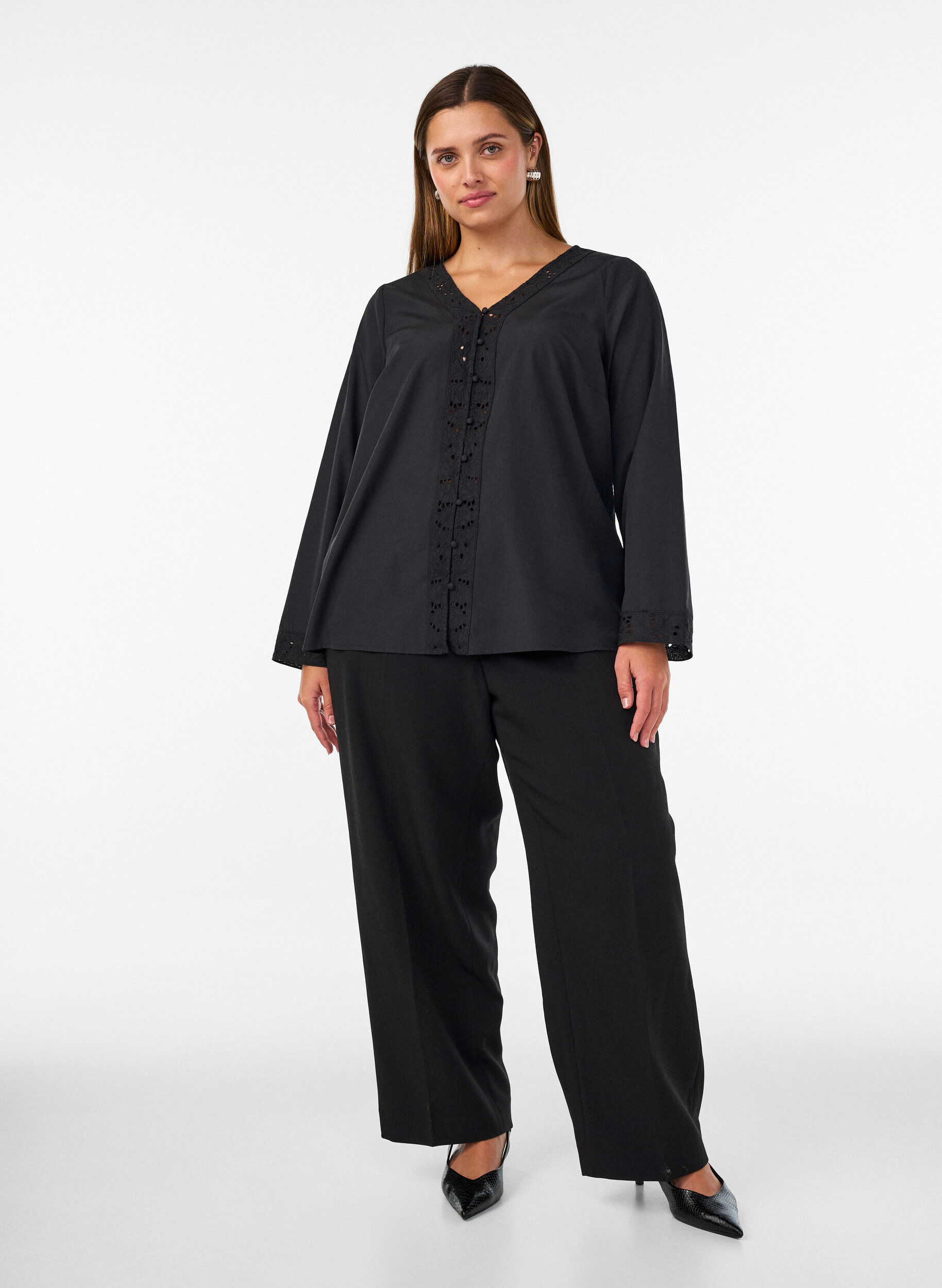 ZizziSkjortblus med broderie anglaise, Svart, Model image number 1