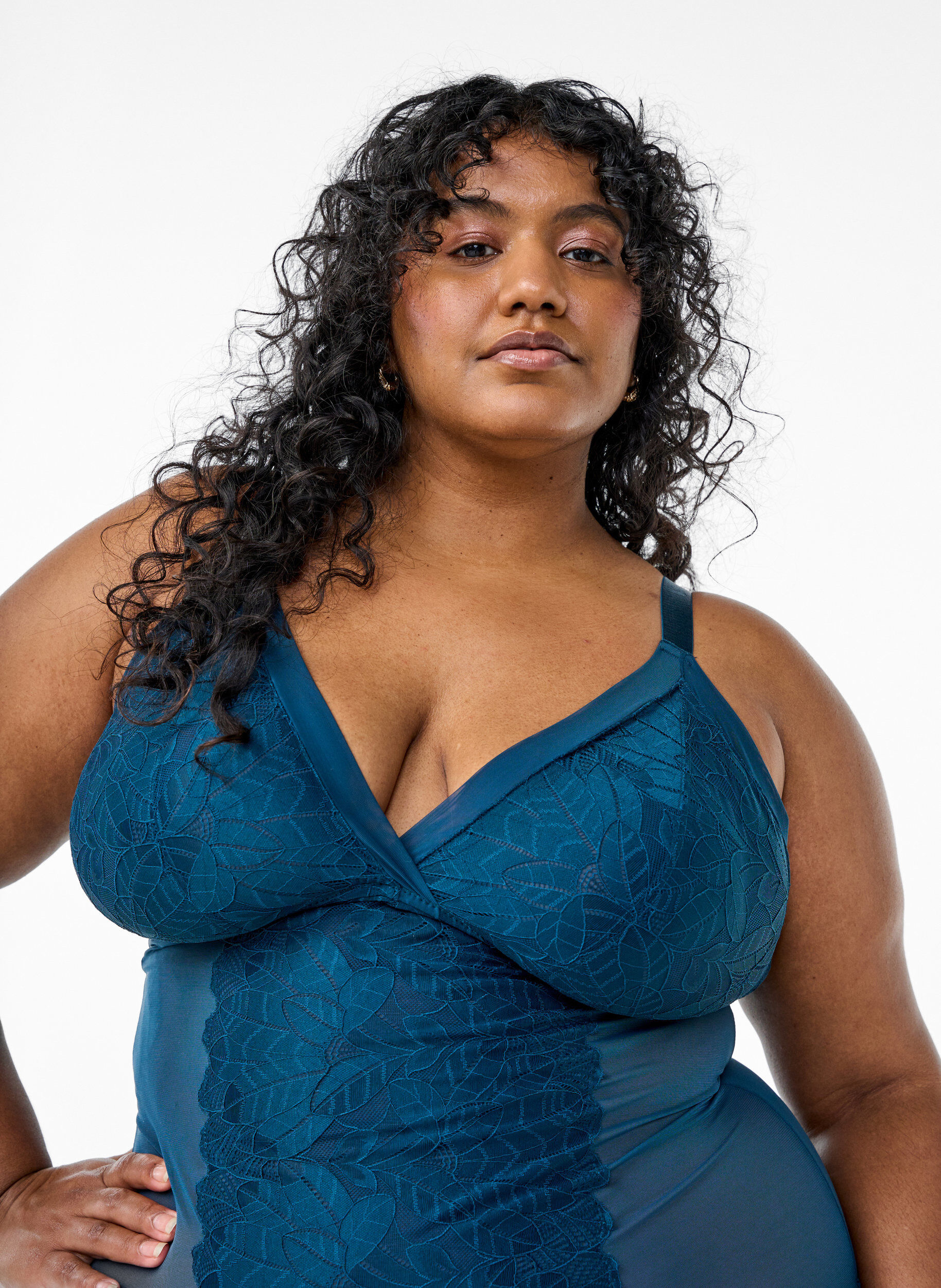 Zizzi Bodystocking i spets och mesh, Bl&aring;, Model image number 2