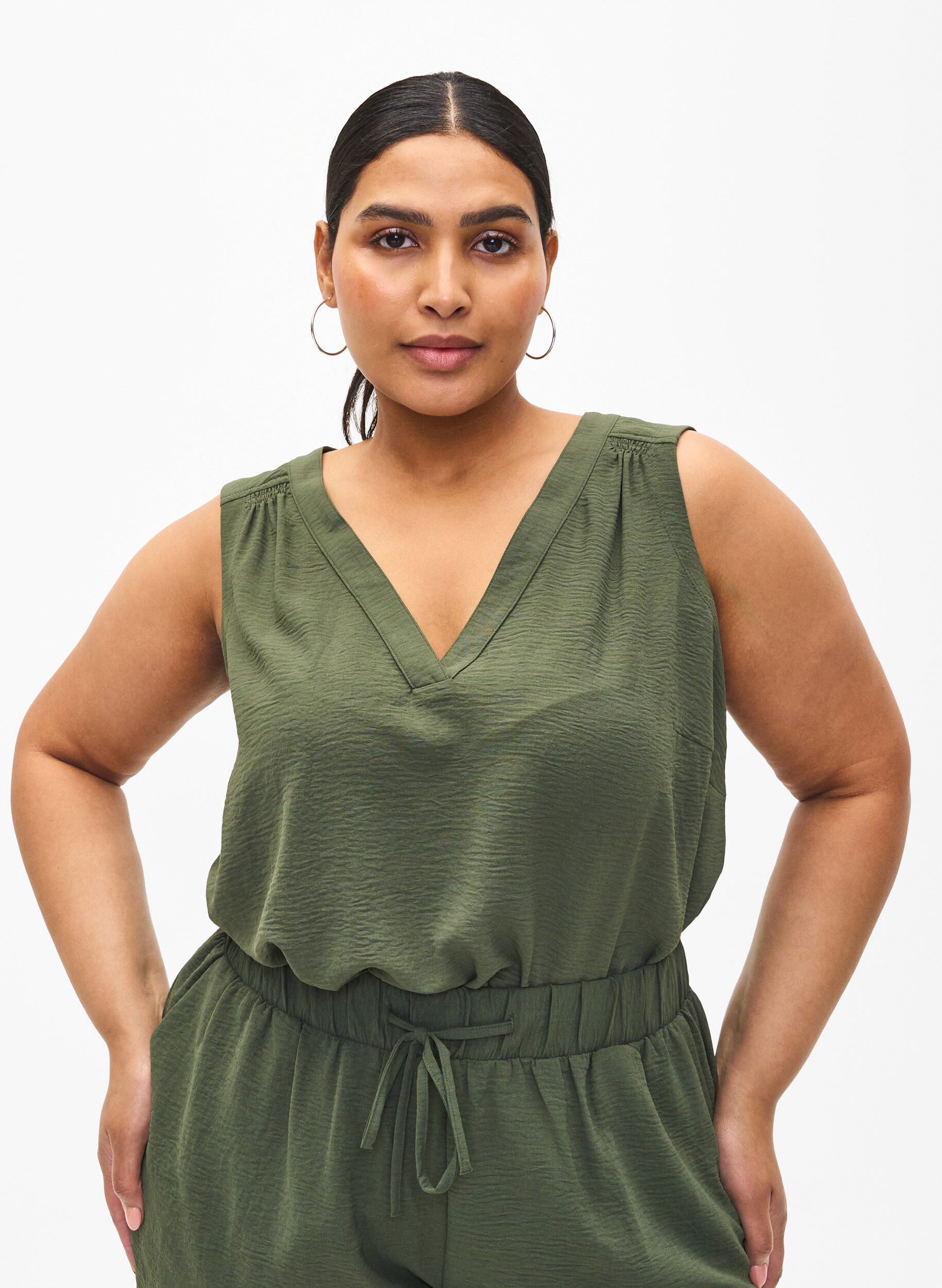 &Auml;rml&ouml;s topp med rynkdetaljer, Gr&ouml;n, Model