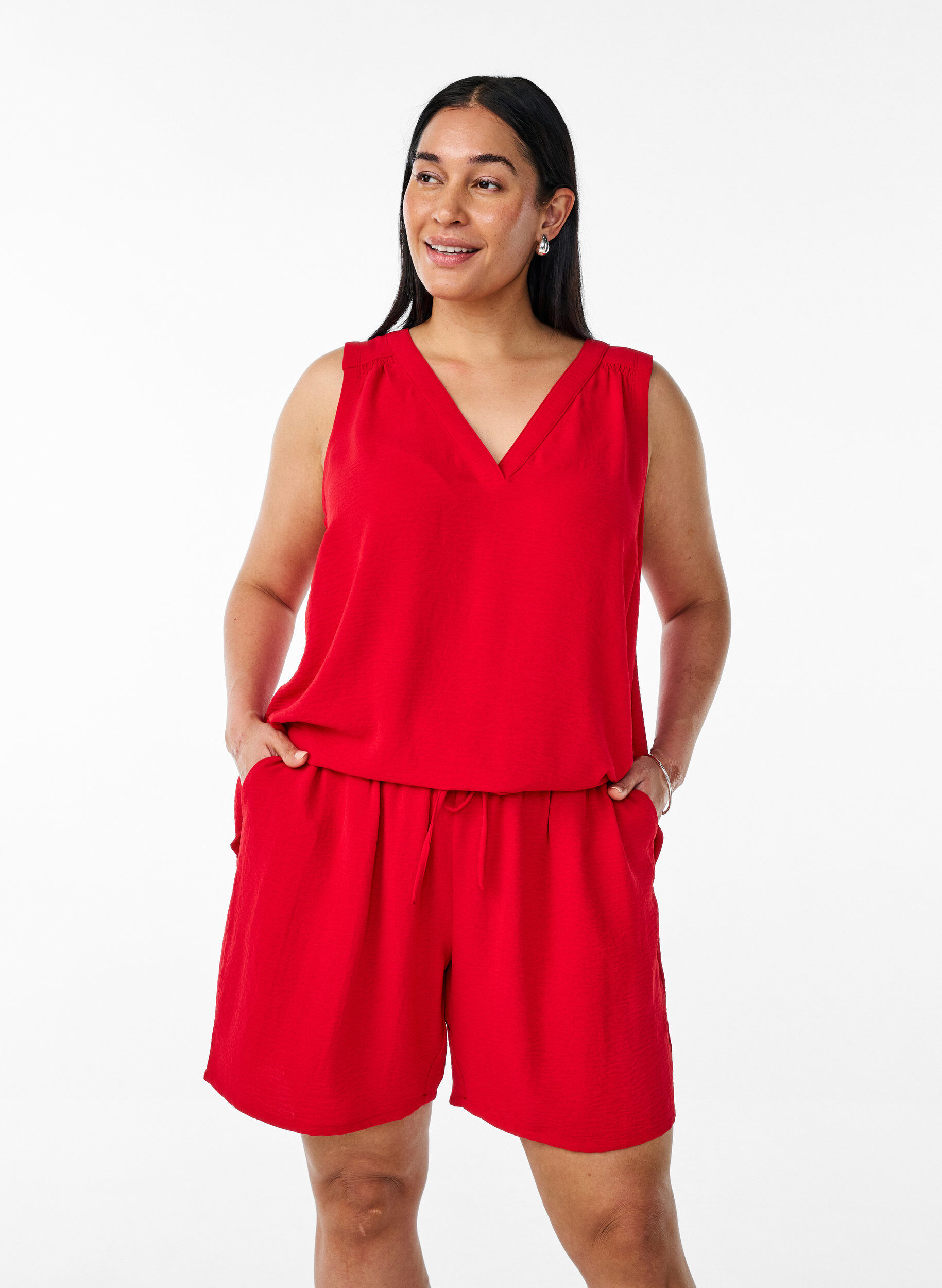 ZizziShorts med fickor och res&aring;r i midjan, R&ouml;d, Model image number 0