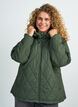 L&auml;tt vadderad jacka med diamantquilt, Gr&ouml;n, Model image number 0