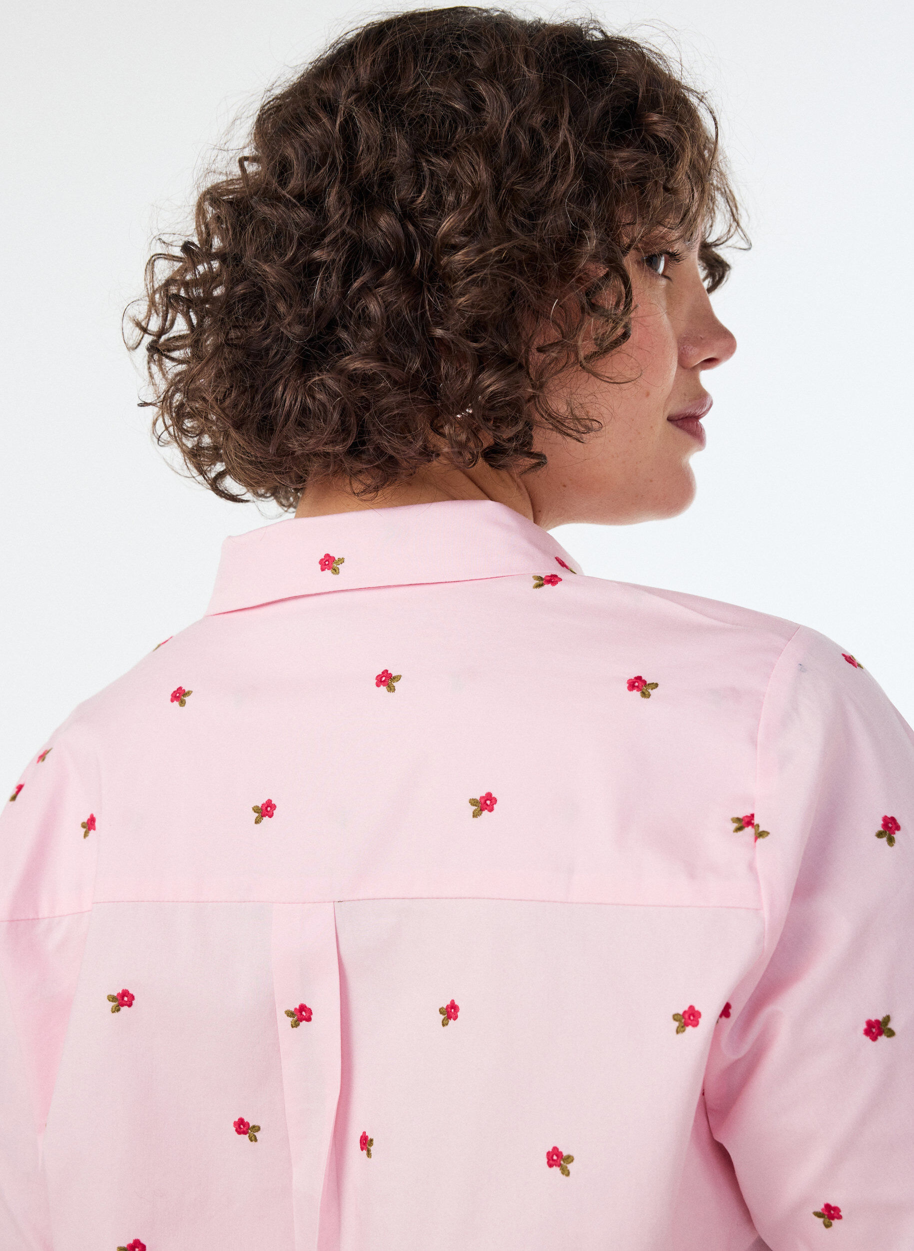 ZizziSkjorta med broderade blommor, Rosa, Model image number 3