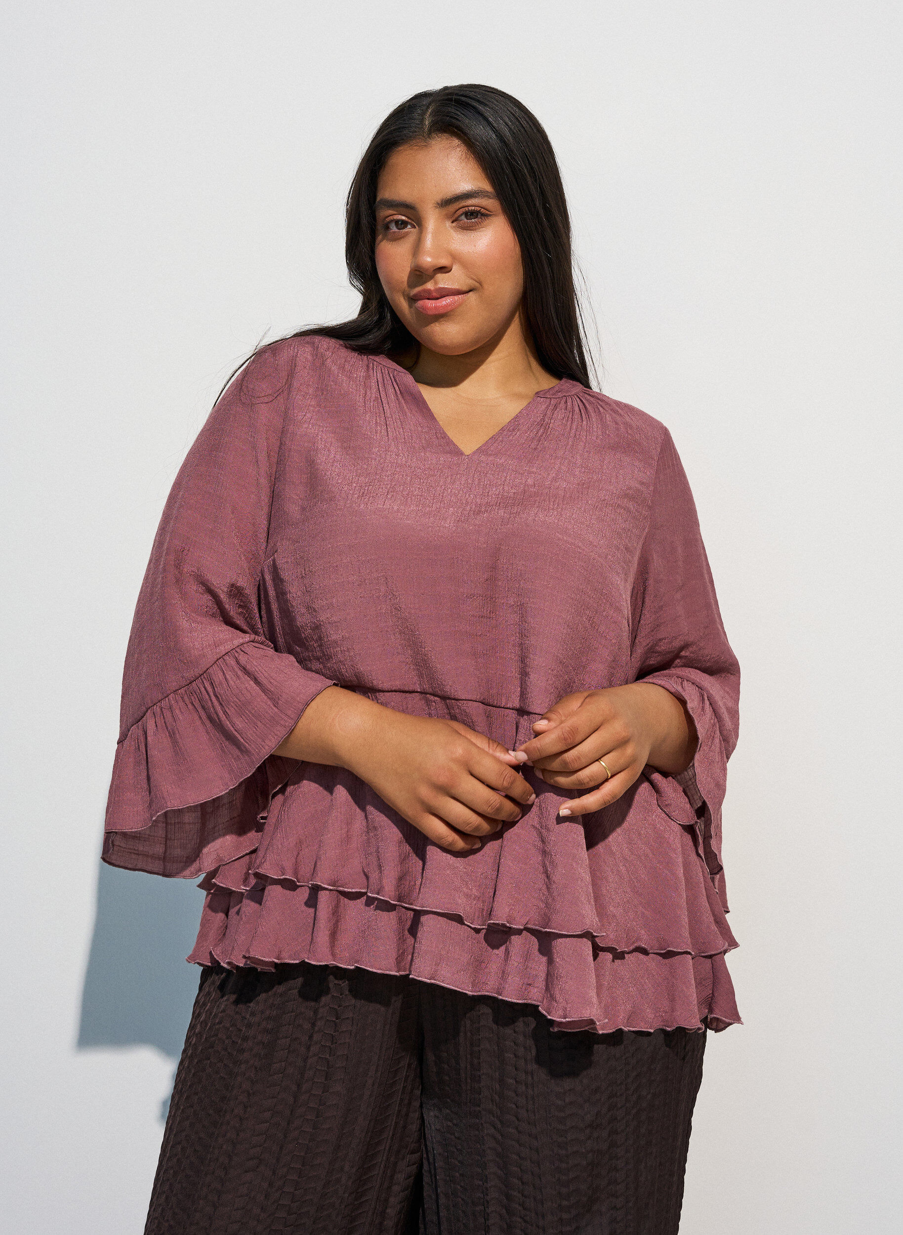 Blus med 3/4-&auml;rmar och volangdetaljer, Rosa, Model