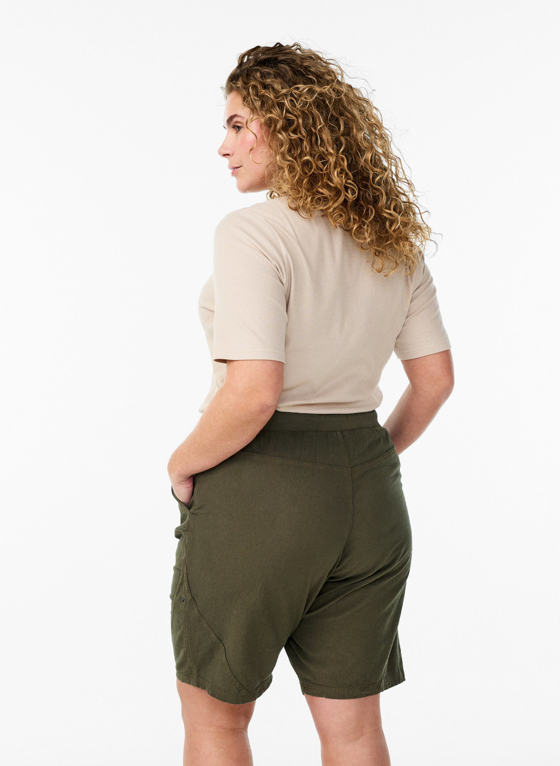 ZizziL&ouml;sa shorts i bomull med fickor, Gr&ouml;n, Model image number 2