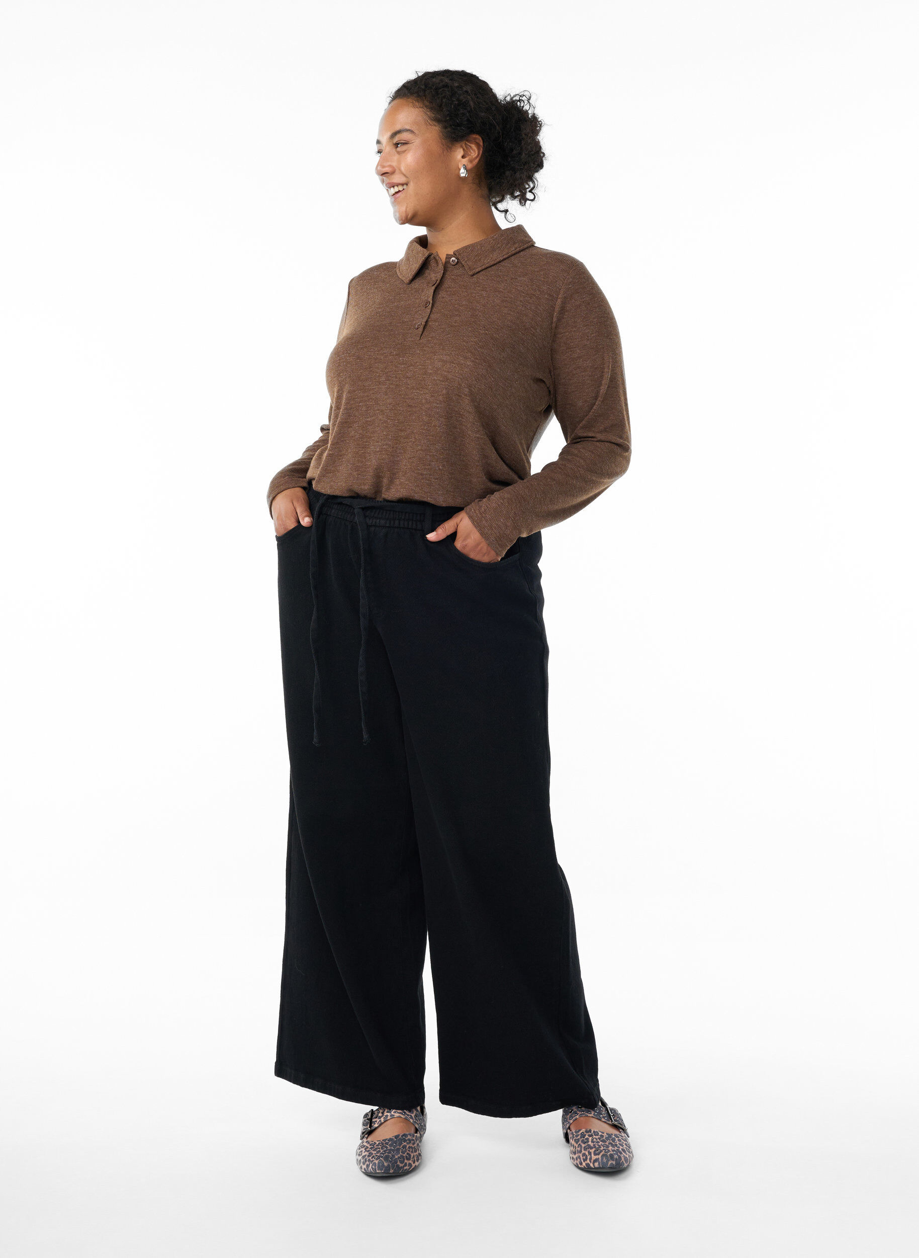 Zizzi L&aring;ng&auml;rmad pik&eacute;tr&ouml;ja i stretchig ribbstickning, Brun, Model image number 1