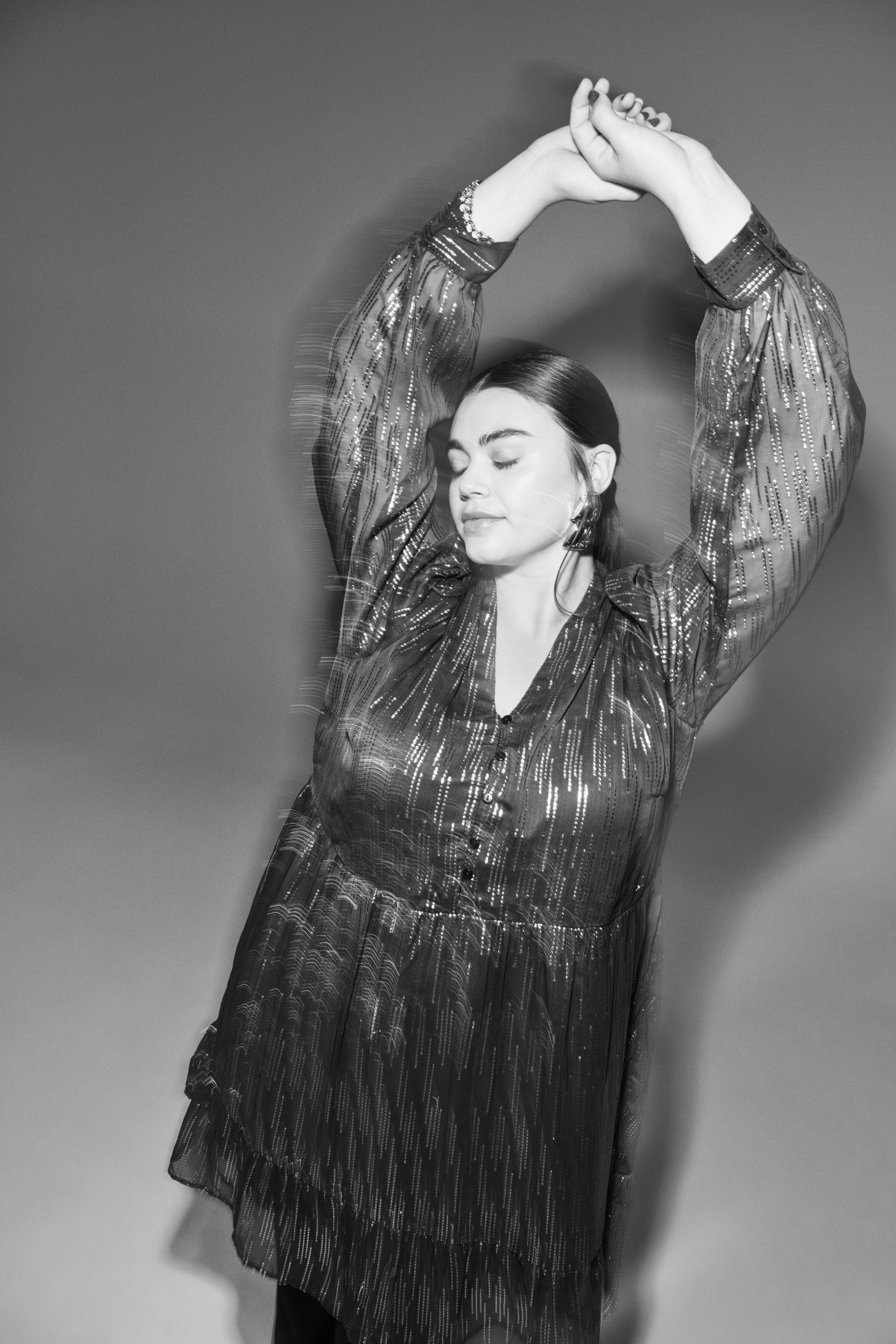 Zizzi Kl&auml;nning med glitter, , Model