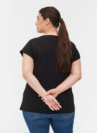 T-shirt med bröstficka i ekologisk bomull, Black, Model image number 1