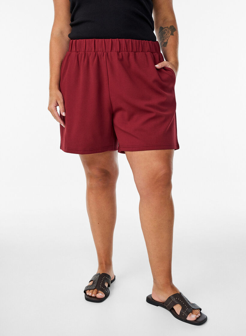 L&ouml;st sittande shorts med fickor, M&ouml;rk Bordeaux, Model image number 3