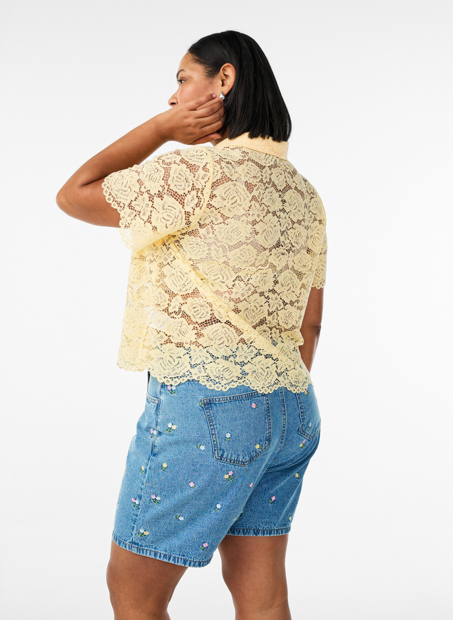 ZizziJeansshorts med broderade blommor, Bl&aring;, Model image number 2