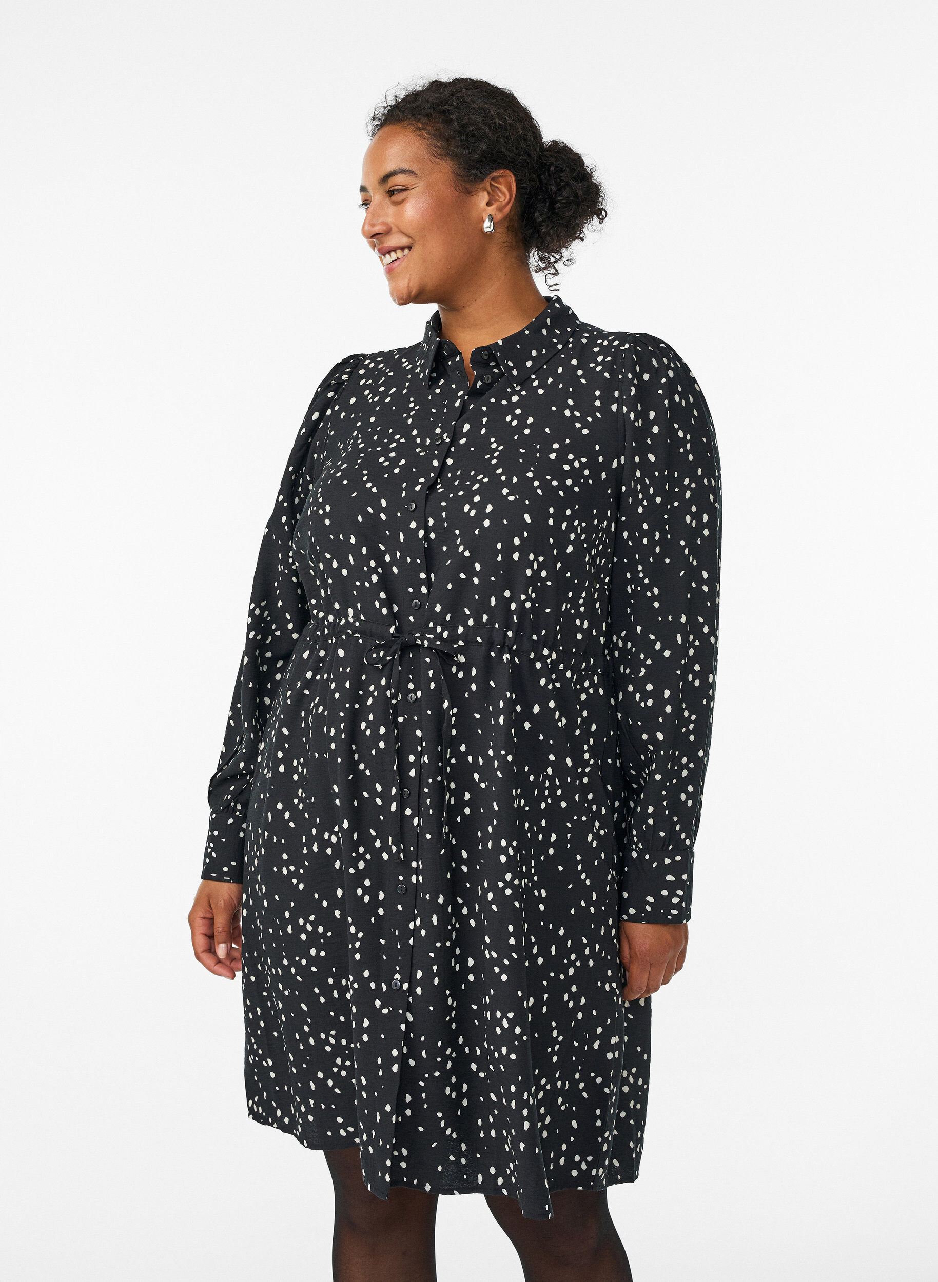 Skjortkl&auml;nning med knytsk&auml;rp och m&ouml;nster, Svart, Model