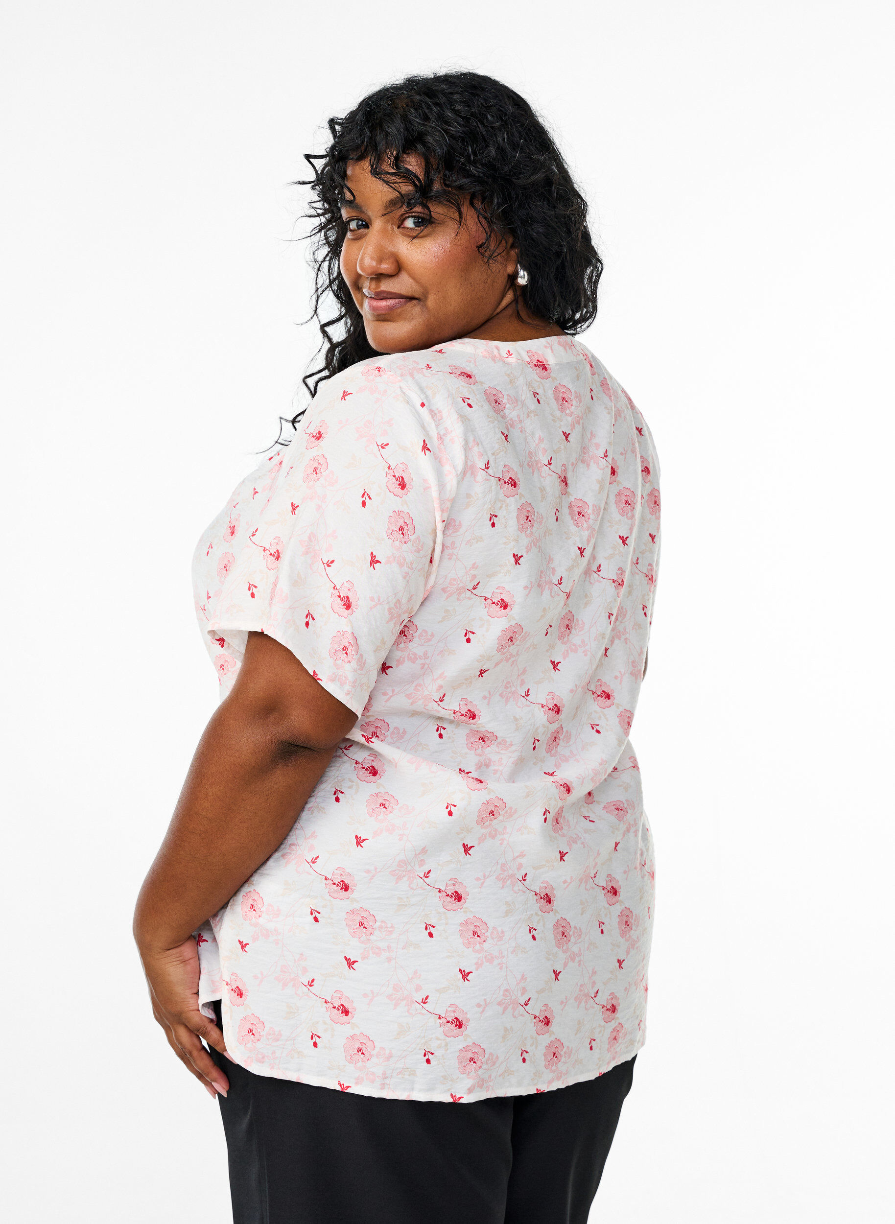 Zizzi Skjortblus med korta &auml;rmar och blomm&ouml;nster, Rosa, Model image number 2