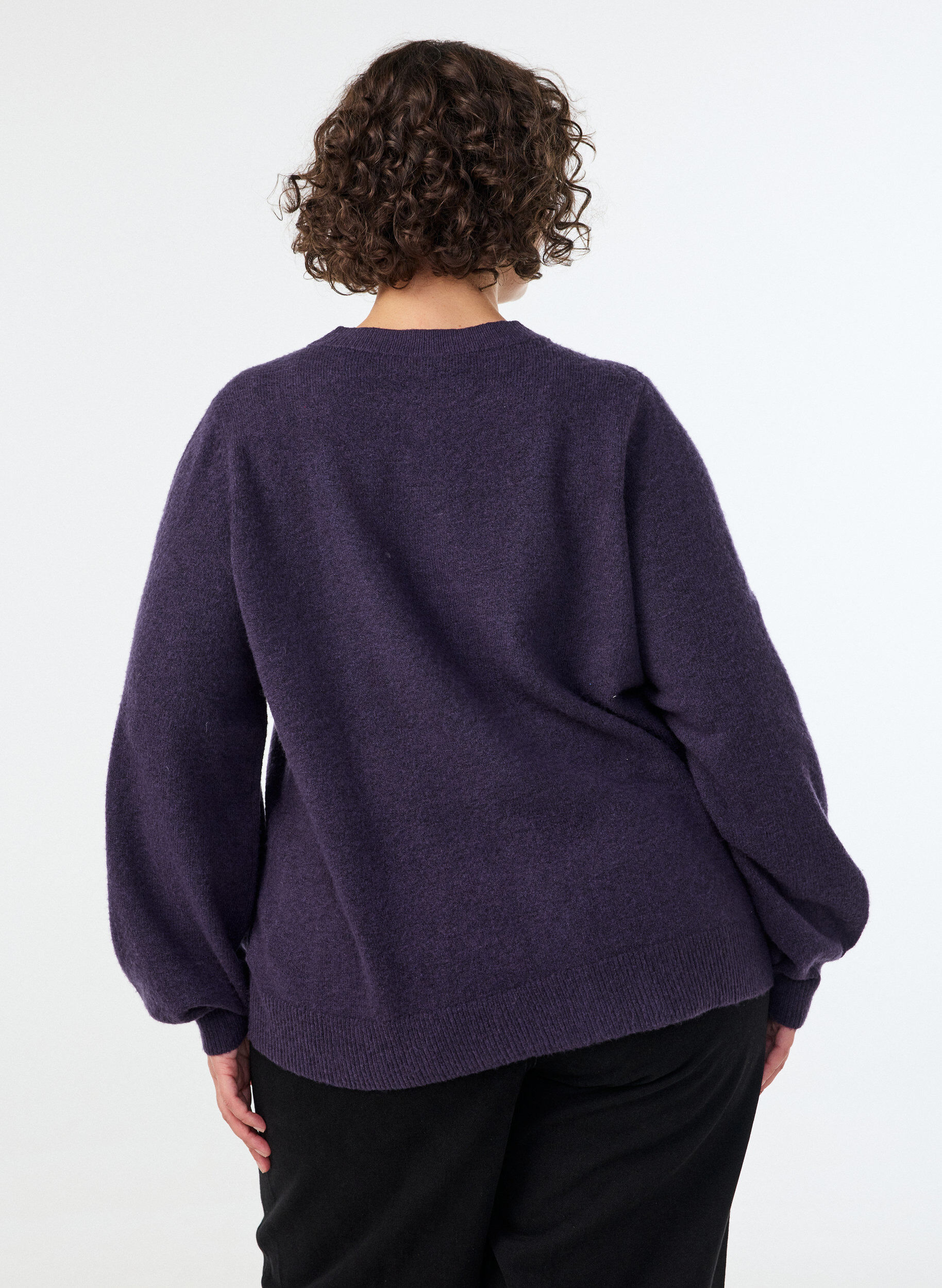 ZizziKofta i mjukt stickat med guldf&auml;rgade knappar, Lila, Model image number 2