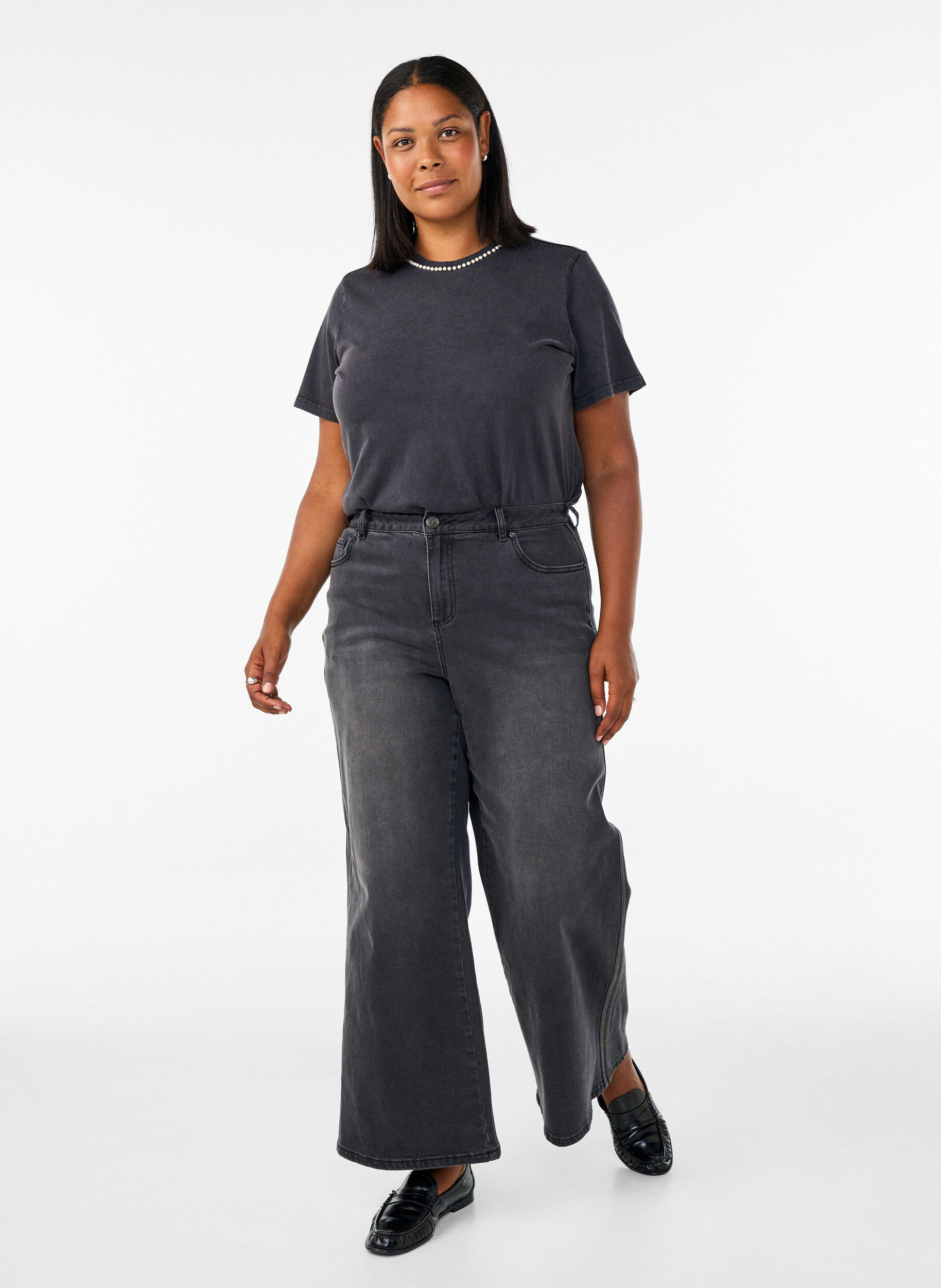 ZizziT-shirt i ekologisk bomull med grafiskt tryck, Gr&aring;, Model image number 1