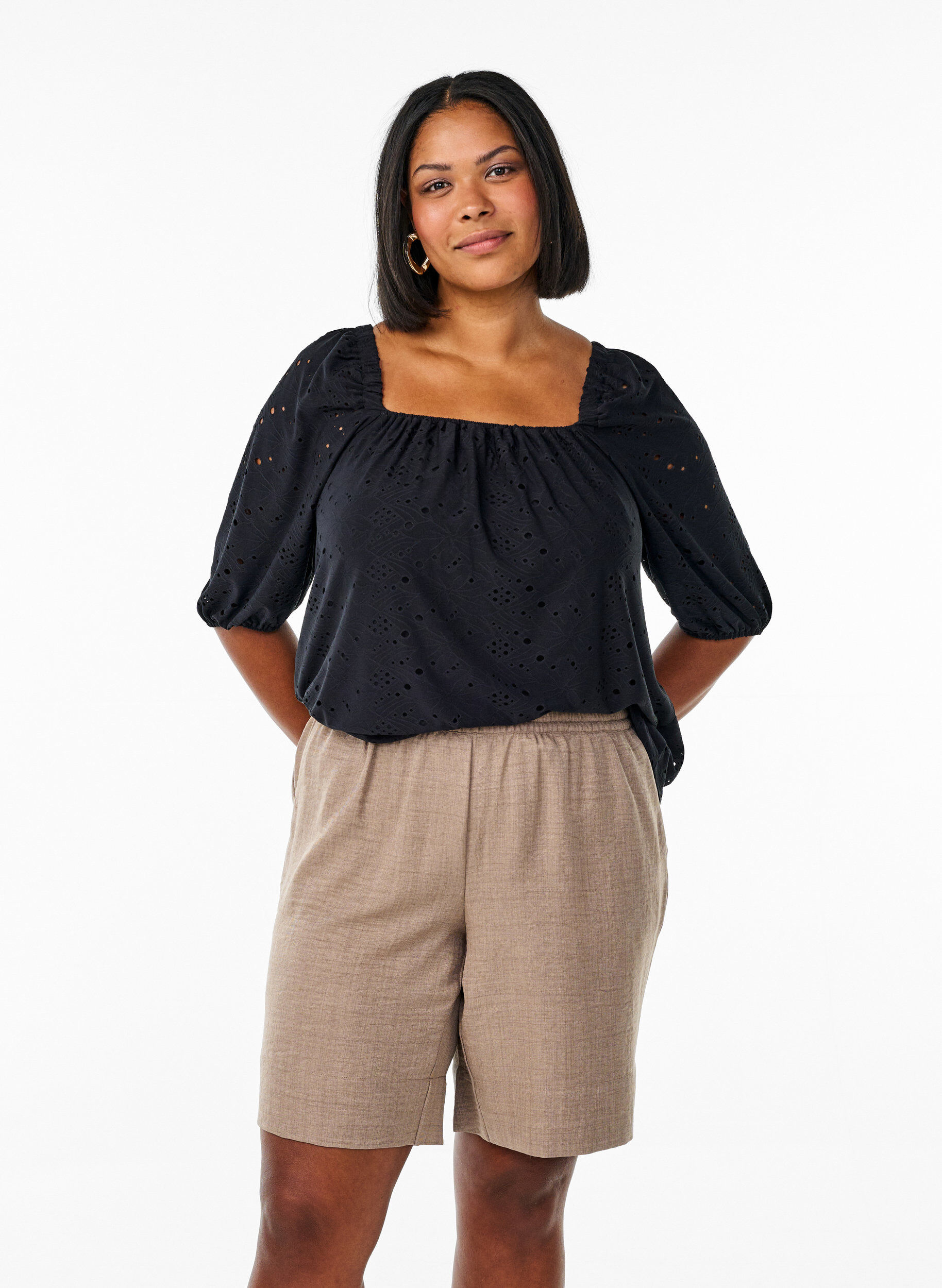 Shorts med fickor och h&ouml;g midja, Brun, Model